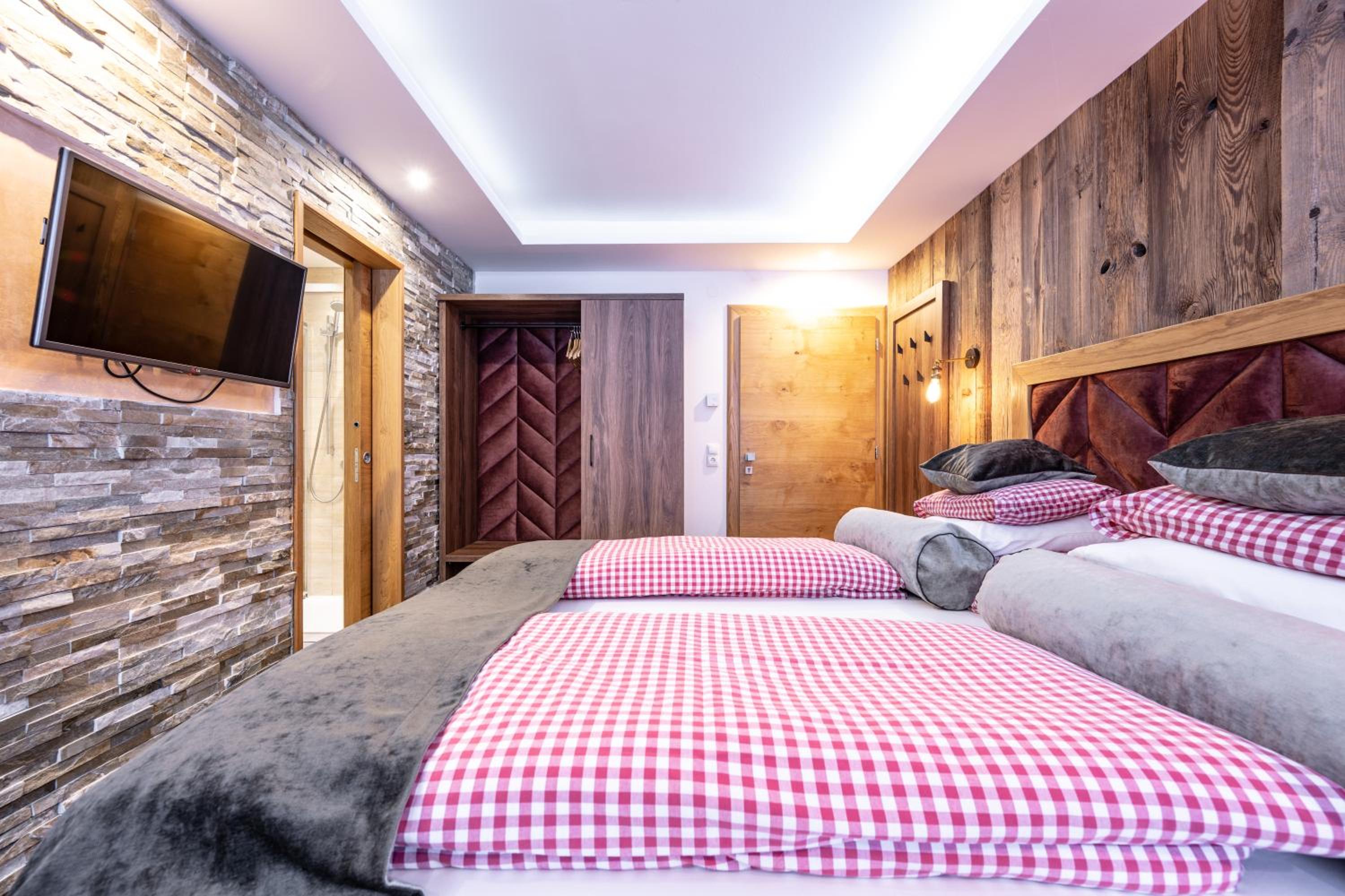 Deluxe Double or Twin Room with Balcony photo 3