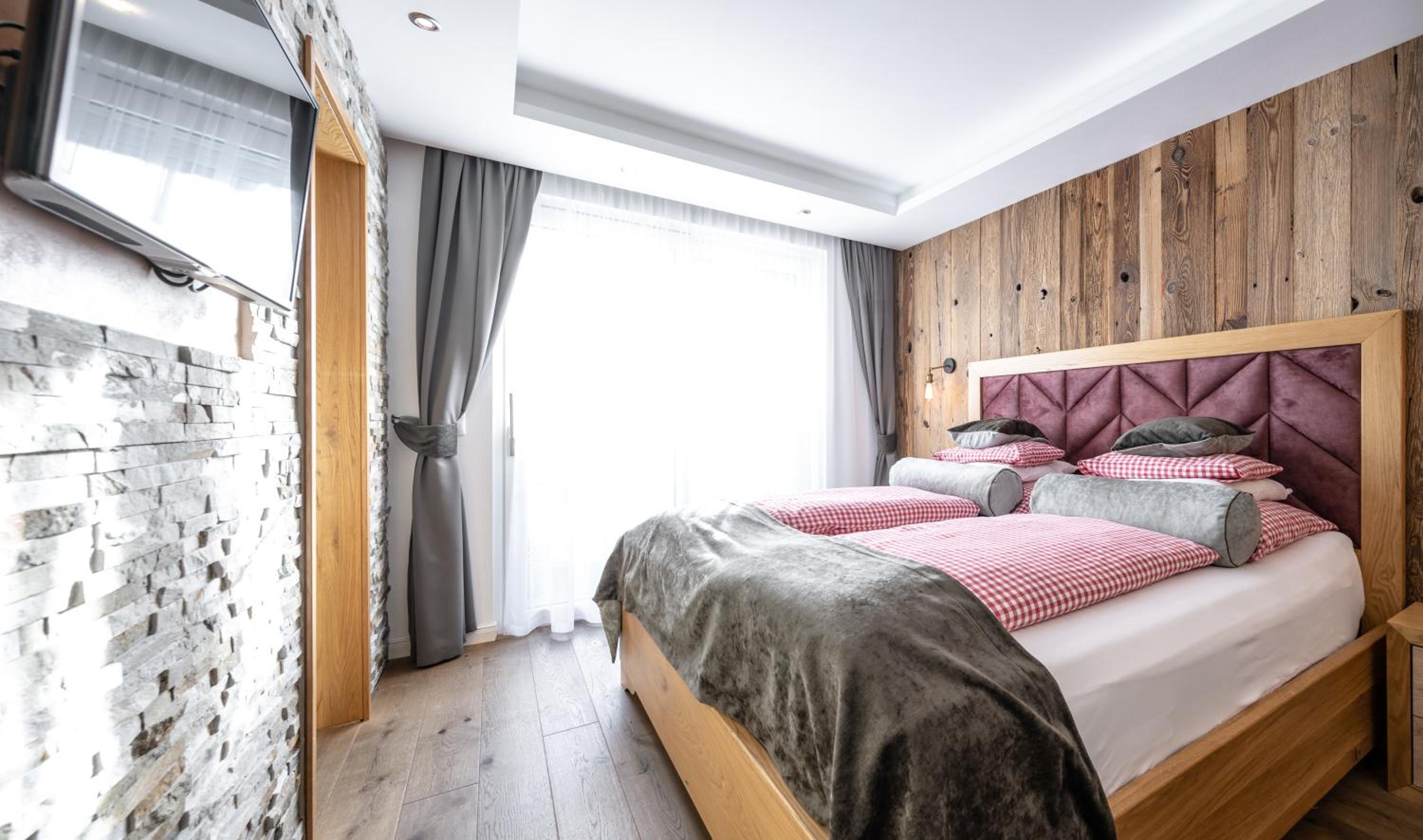 Deluxe Double Room photo 3