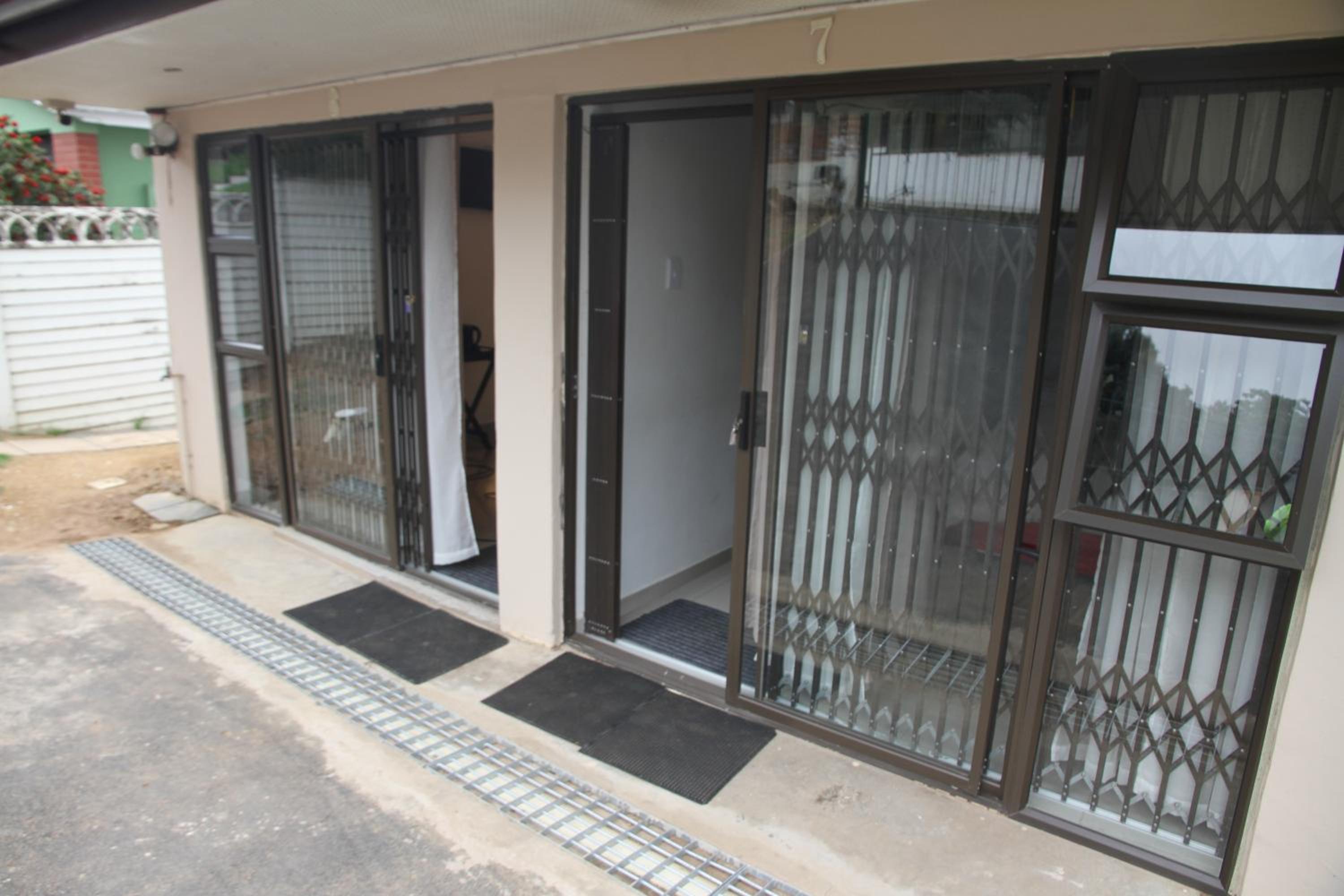 Double Room - Photo 7