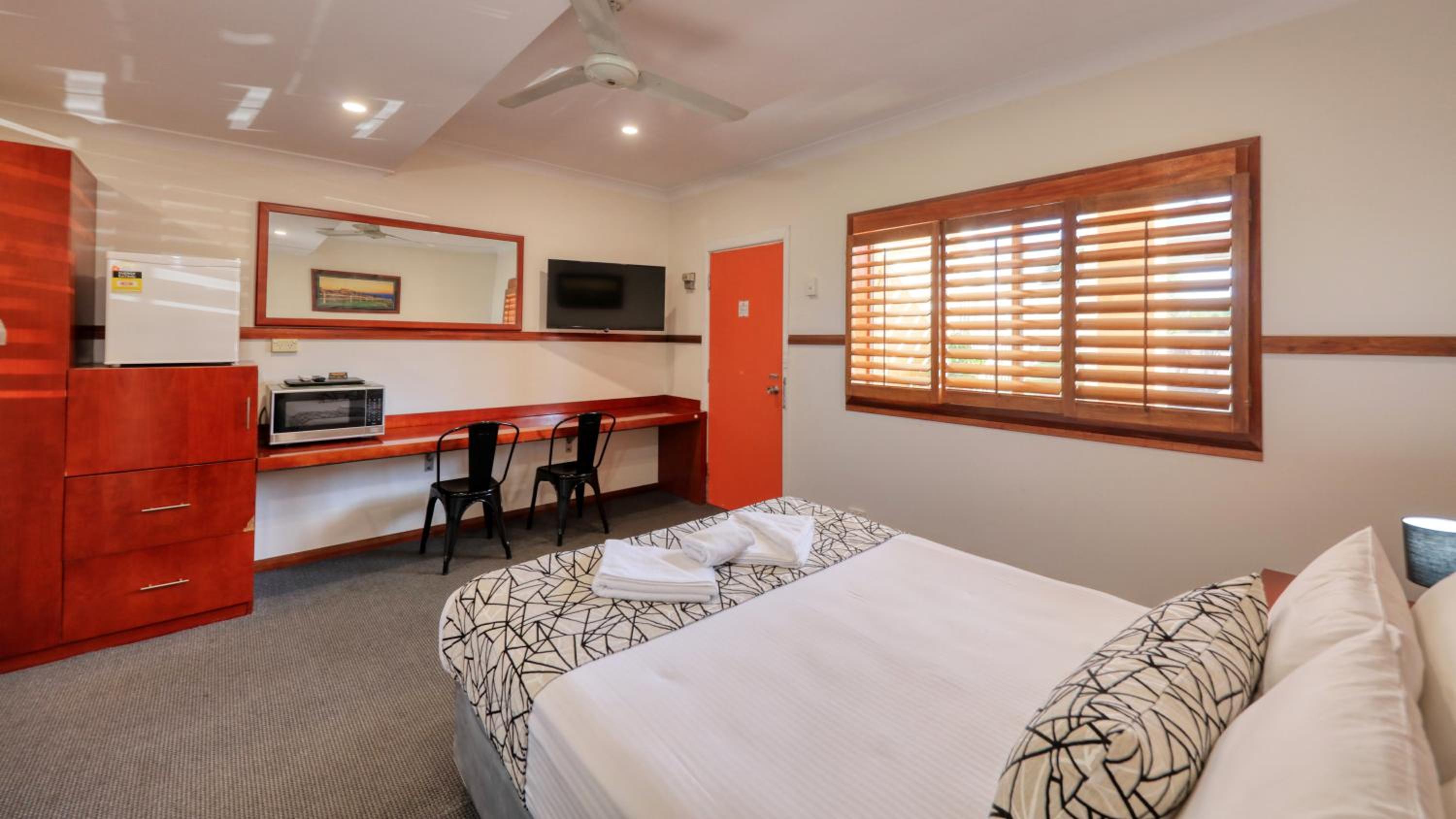 Deluxe Queen Room photo 2
