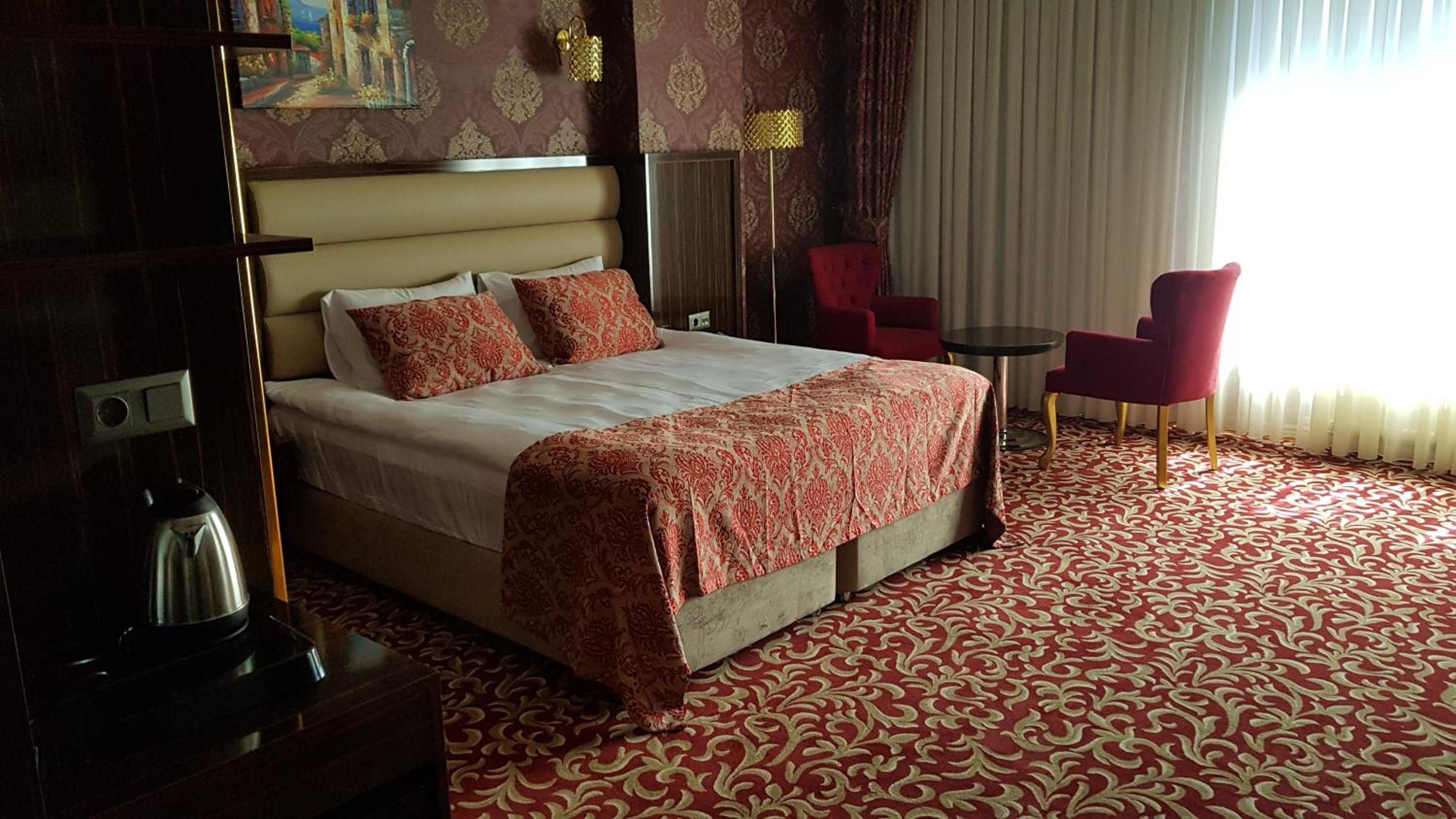 Superior King Suite
