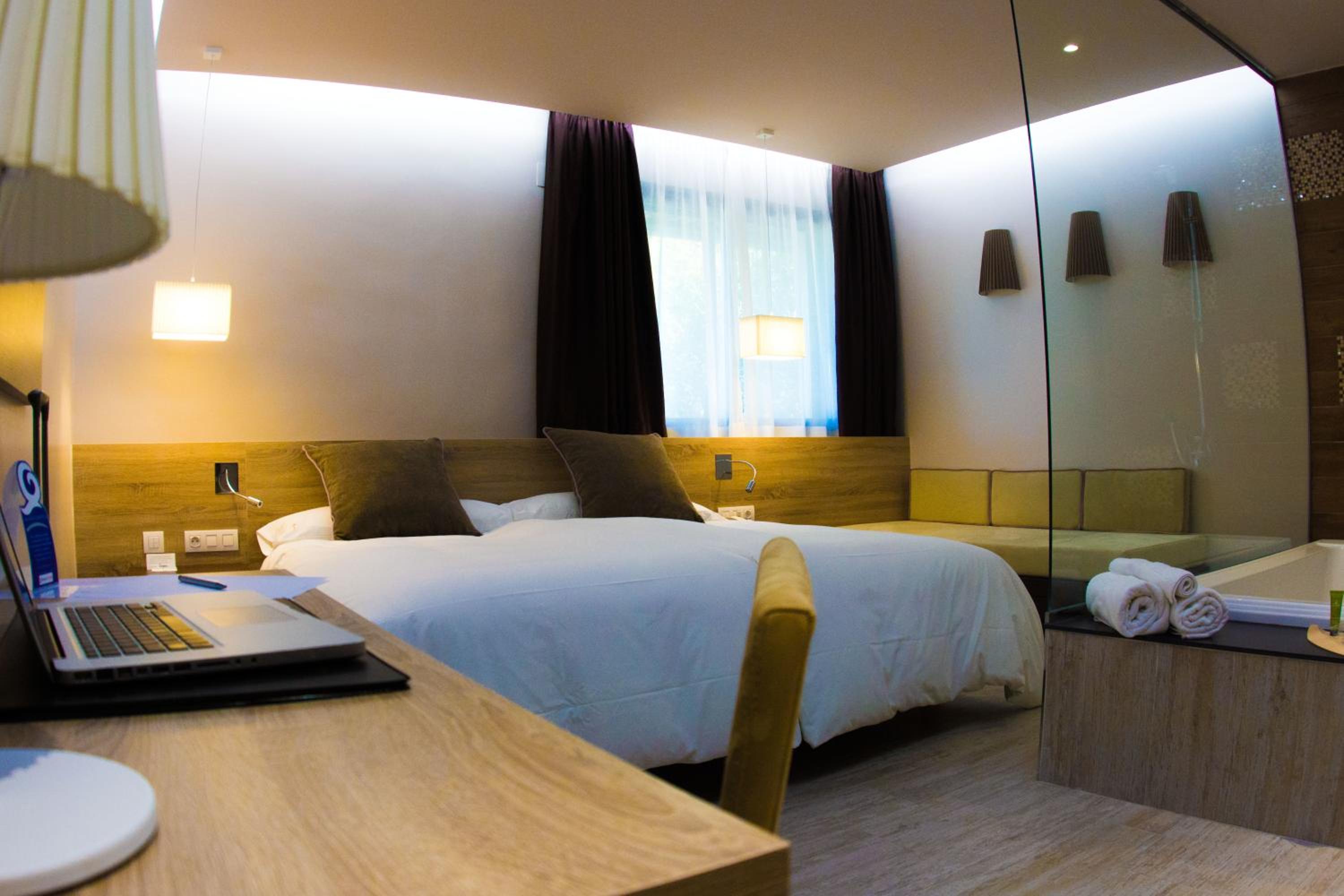Executive Suite - Photo 1