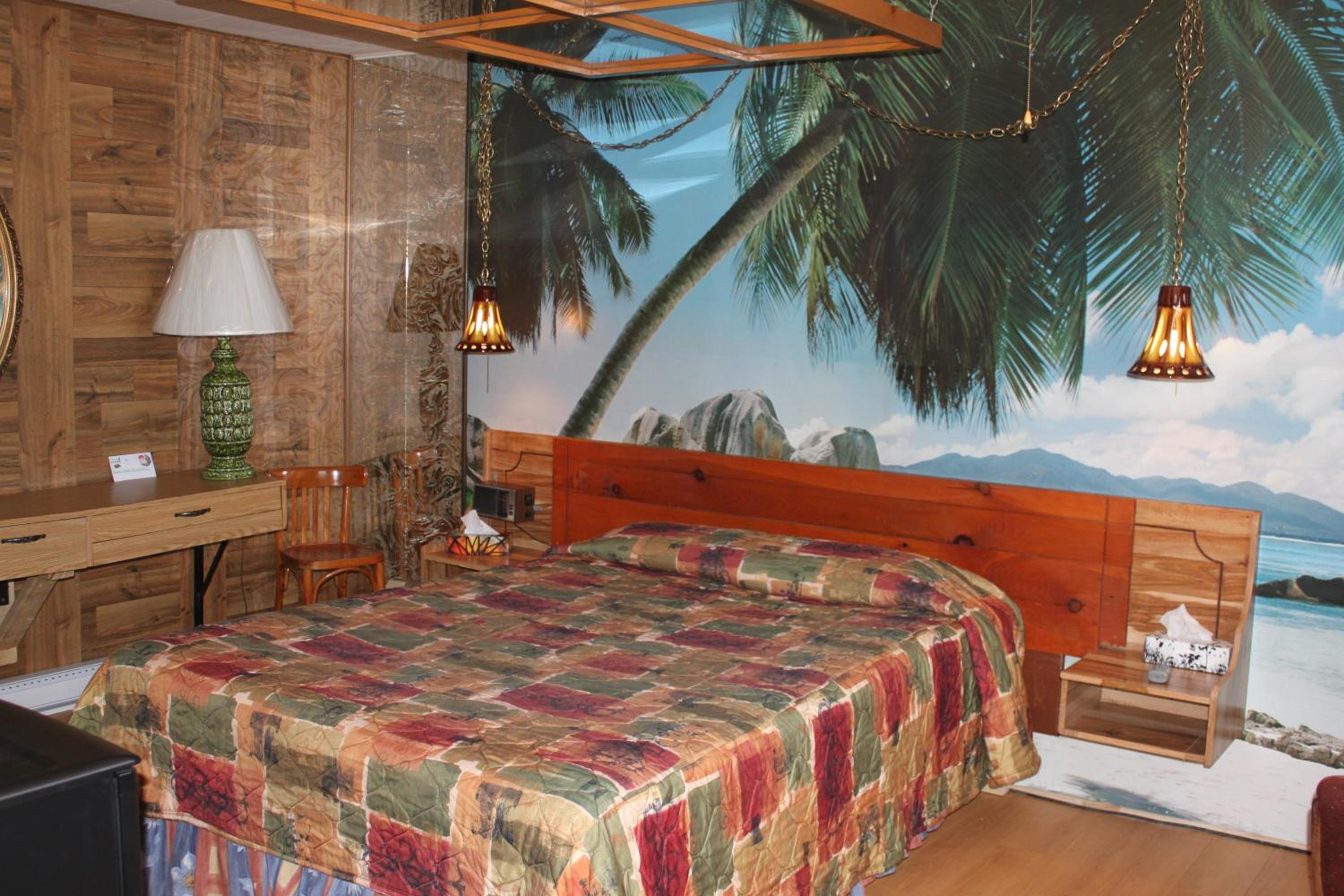 Queen Room - Non-Smoking photo 2