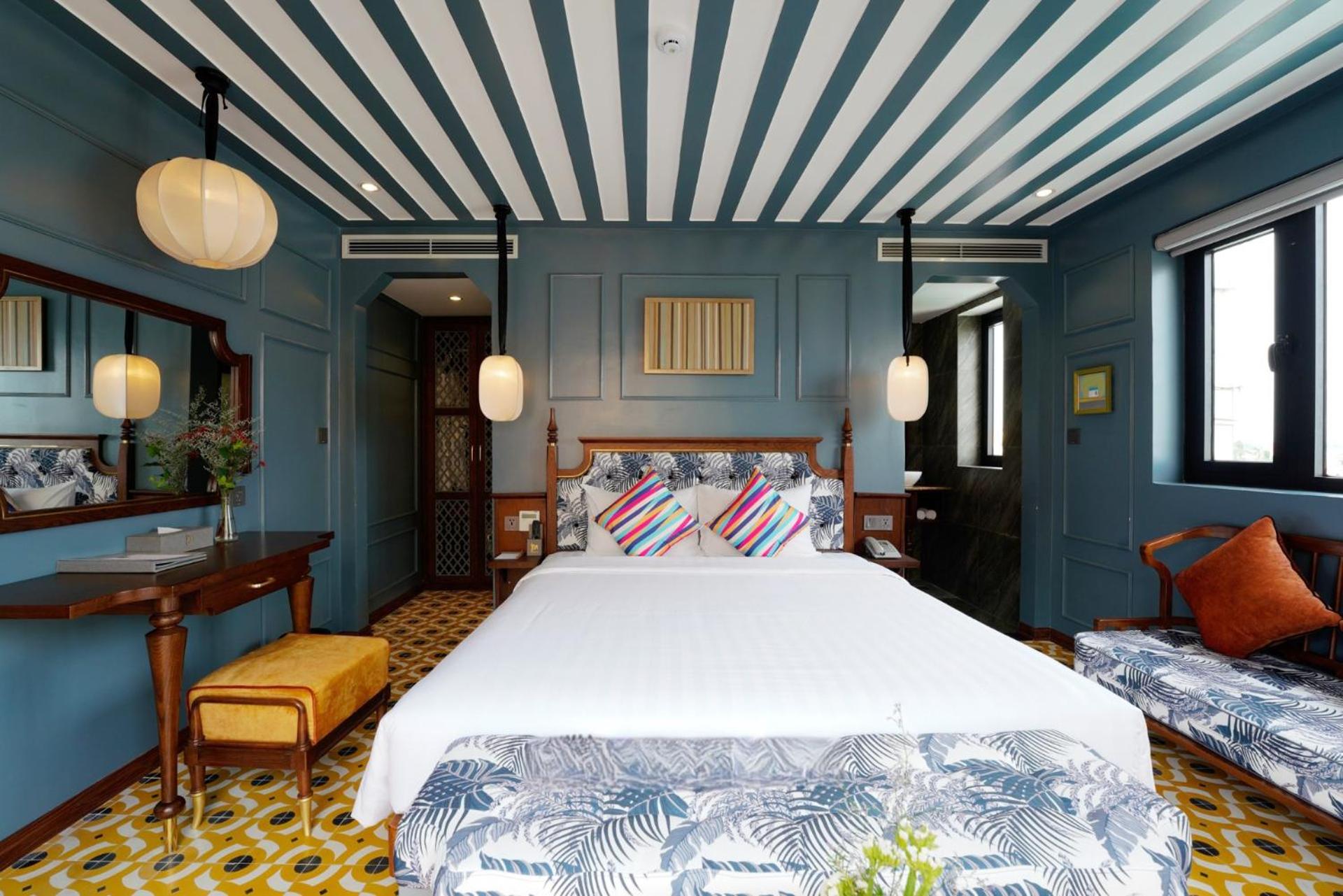 Deluxe Double Room with Pool View - Photo 6