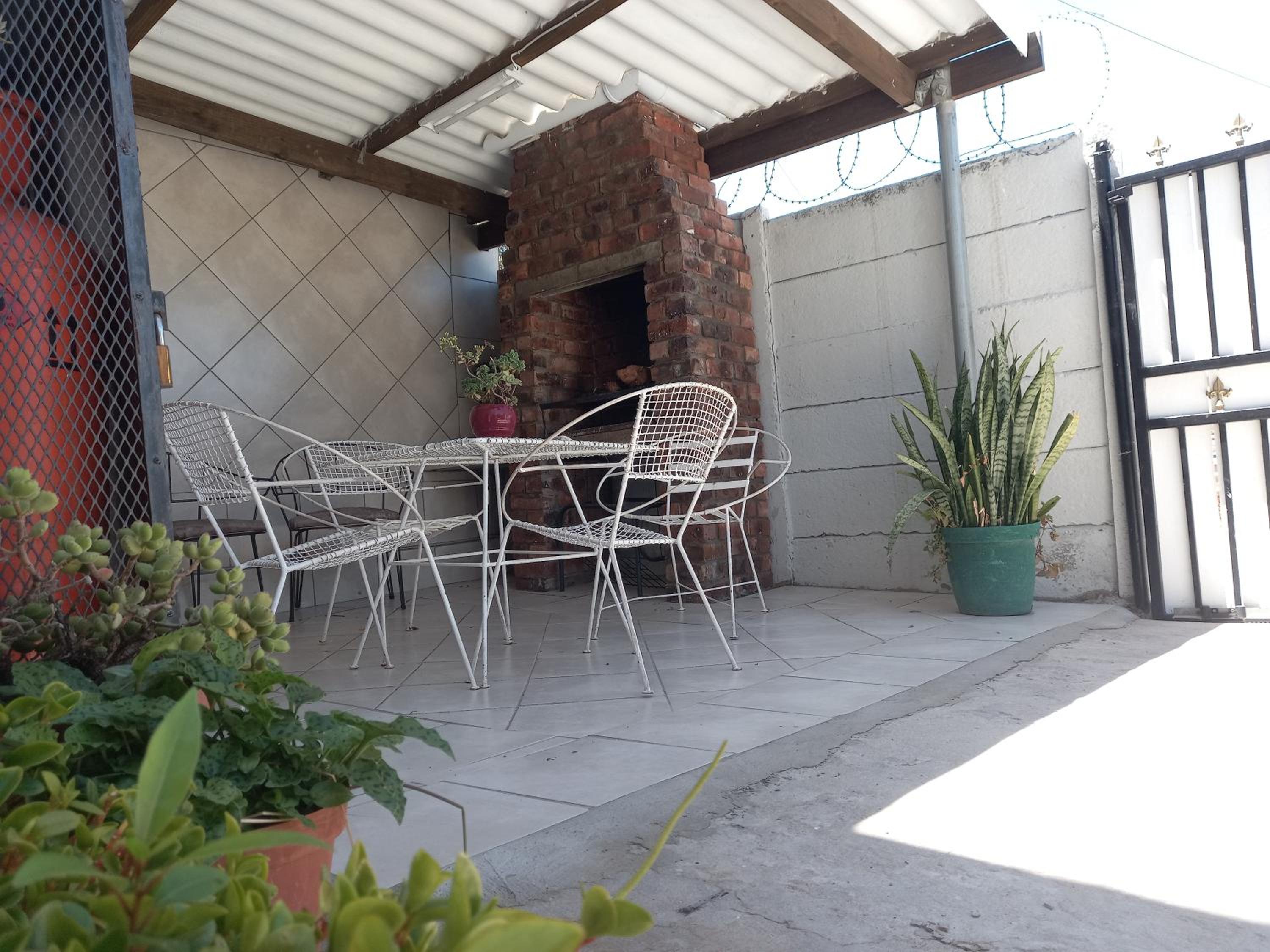Family Room - Photo 3