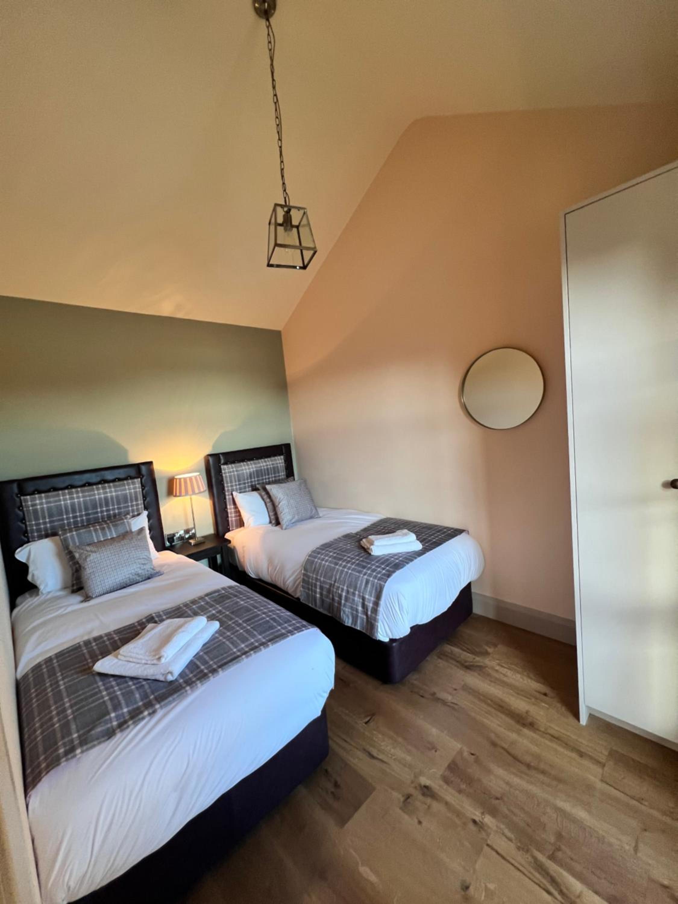 Large Studio Cabin with Kids Room  - Photo 4