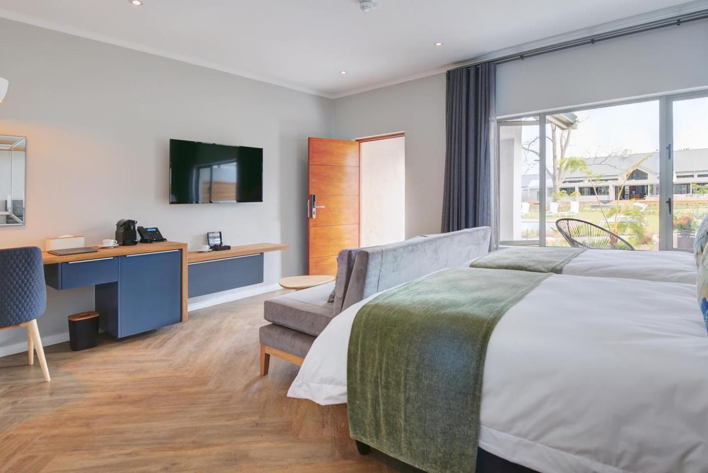Superior Double or Twin Room with Garden View - Photo 1