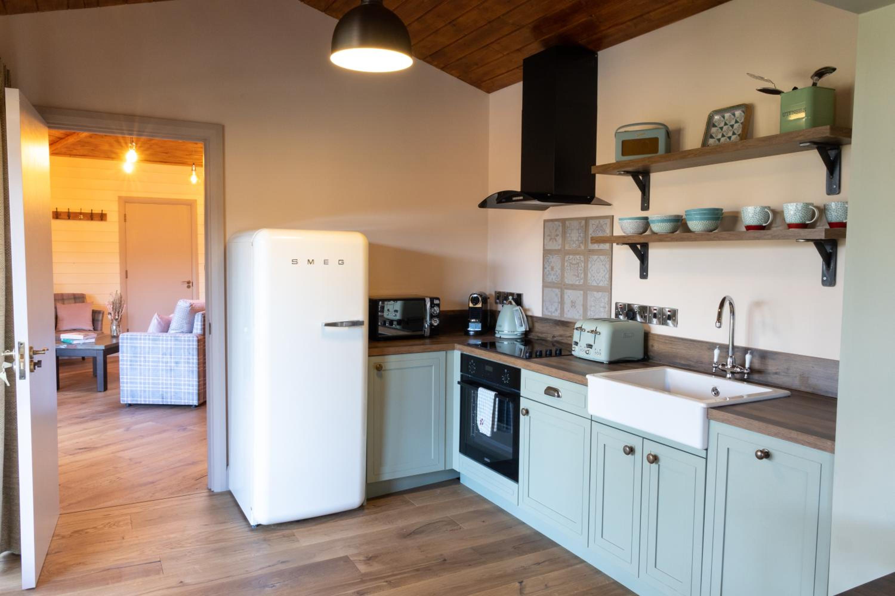 Two Bedroom Family Cabin  - Photo 5