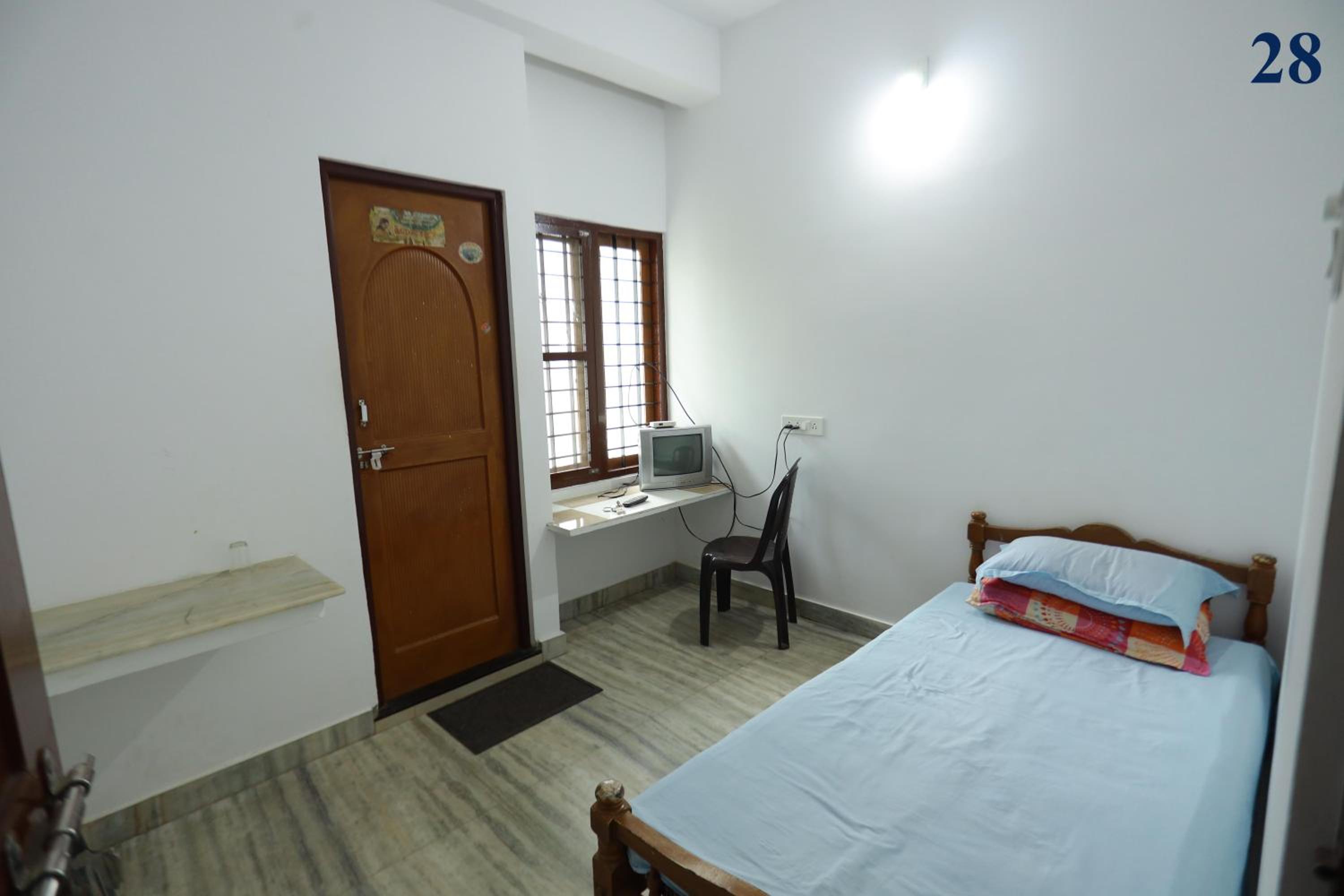 Single Room photo 2