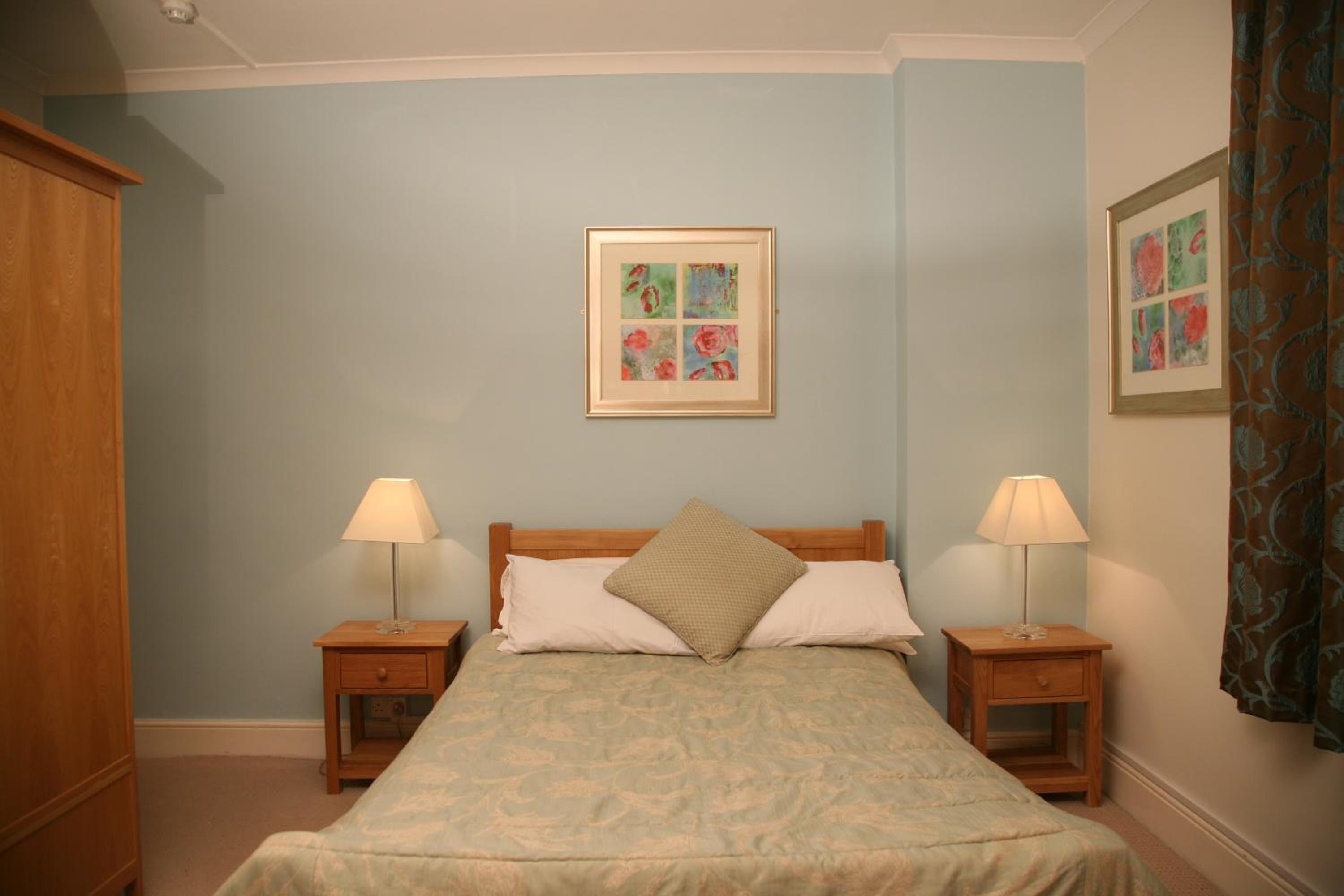 Family Room - Photo 2