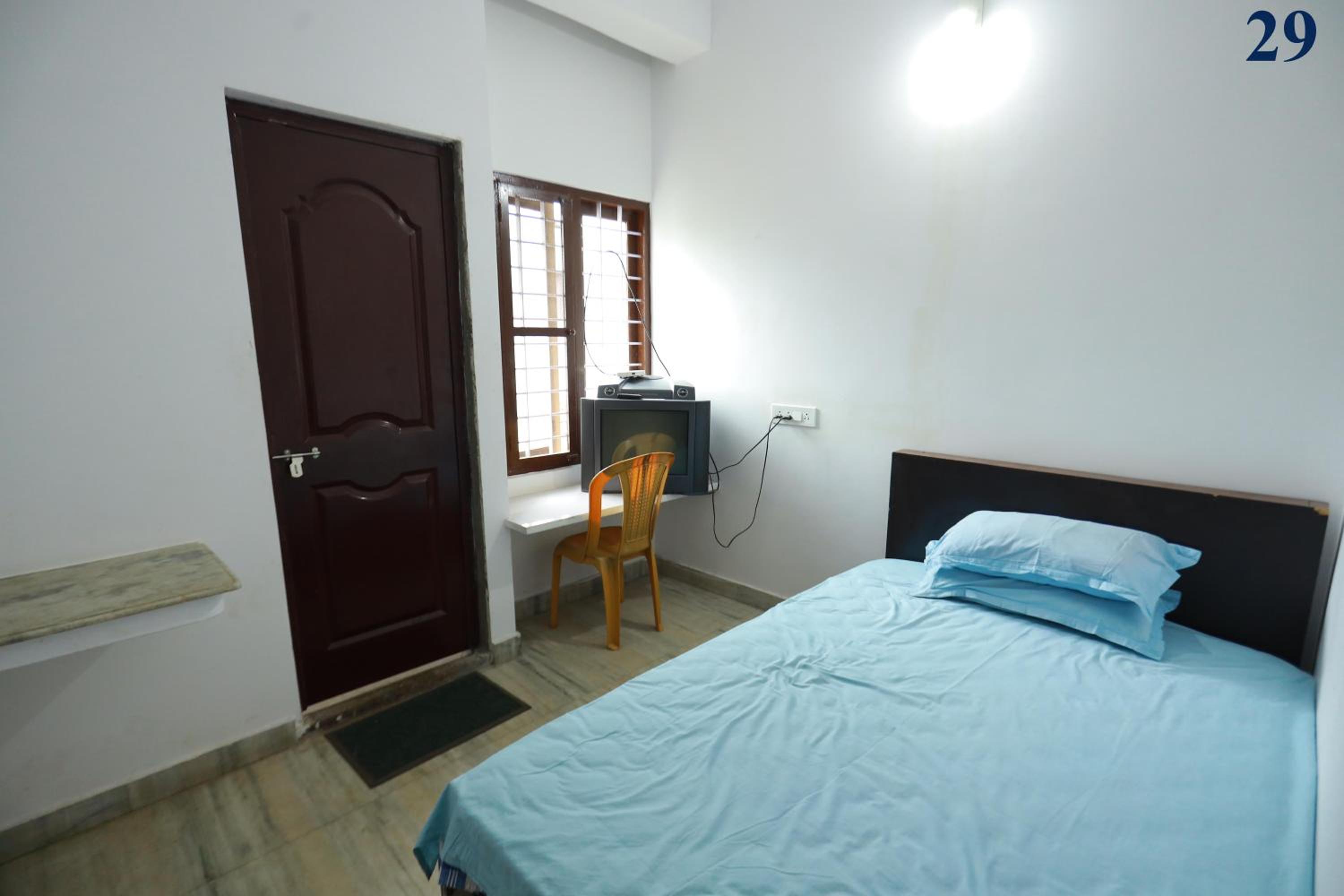 Single Room photo 2
