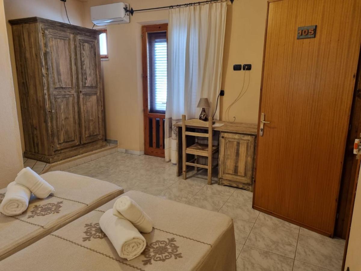 Double or Twin Room with Terrace - Photo 1