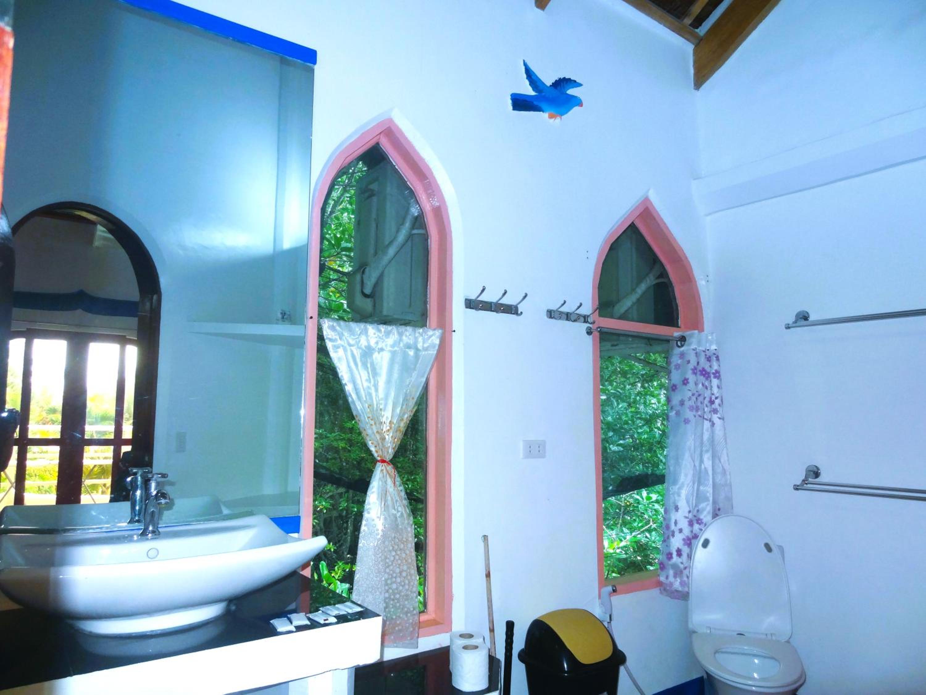 Deluxe Double Room with Balcony and Sea View - Photo 9