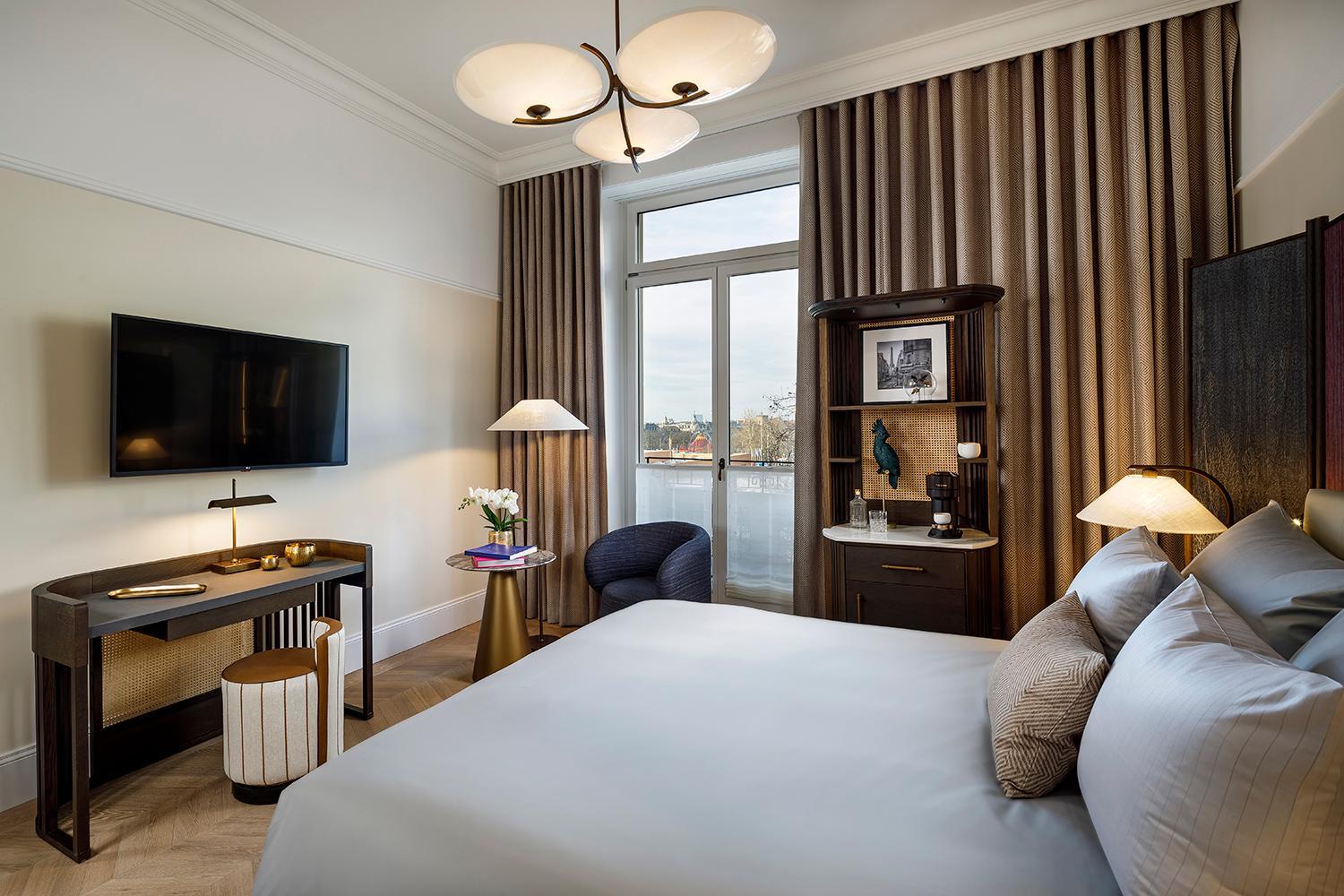 Ambassador Deluxe Room - Photo 2
