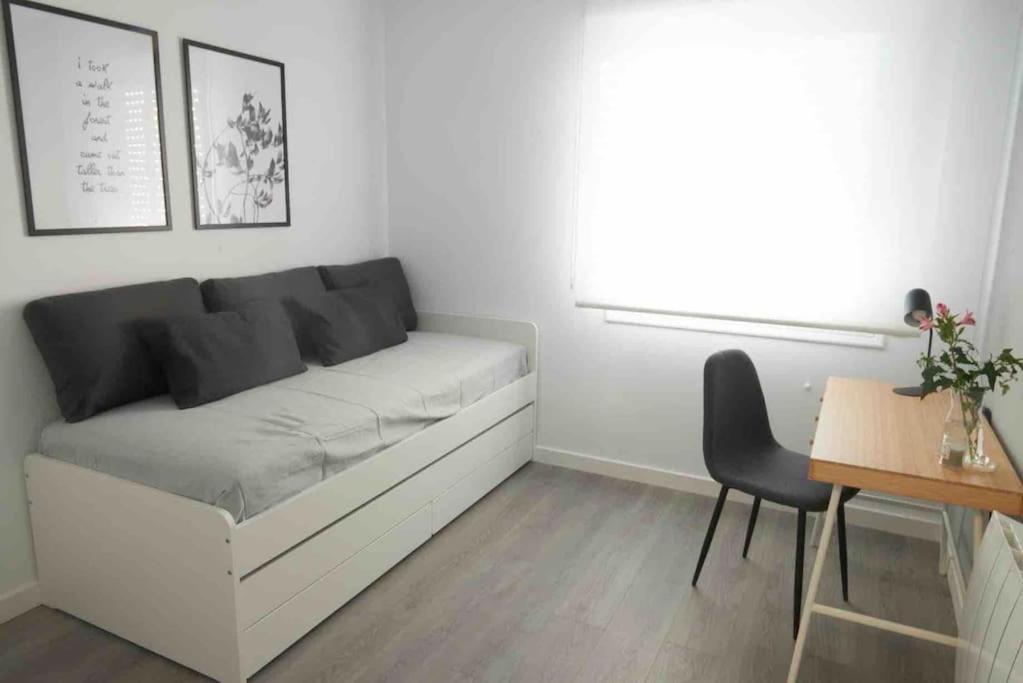 Four-Bedroom House photo 2