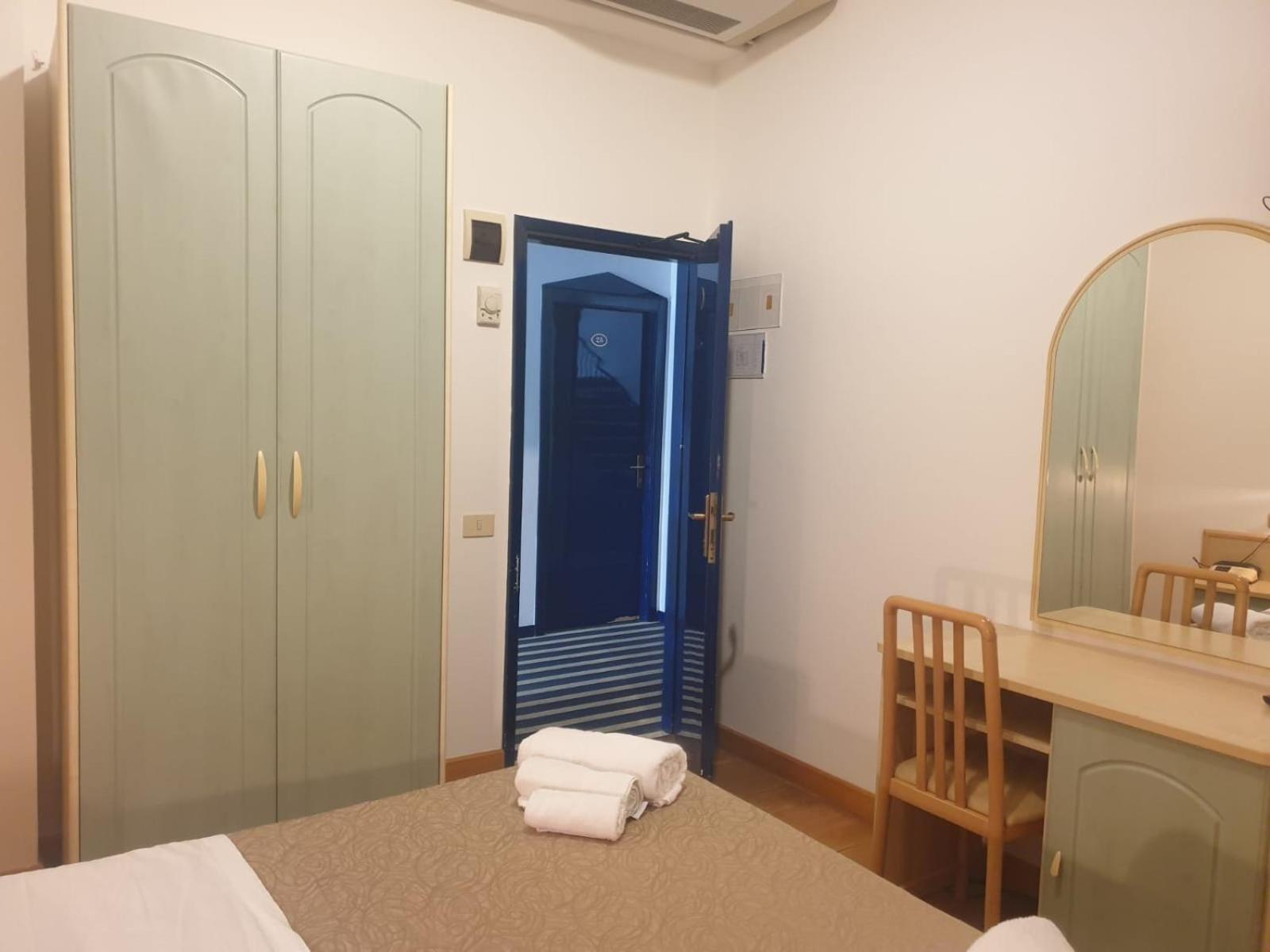 Budget Double or Twin Room - Photo 34