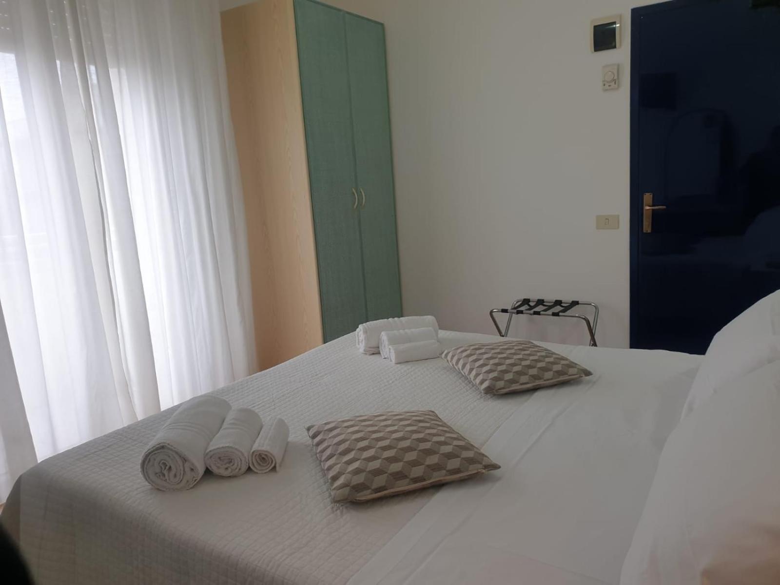 Double or Twin Room - Photo 2