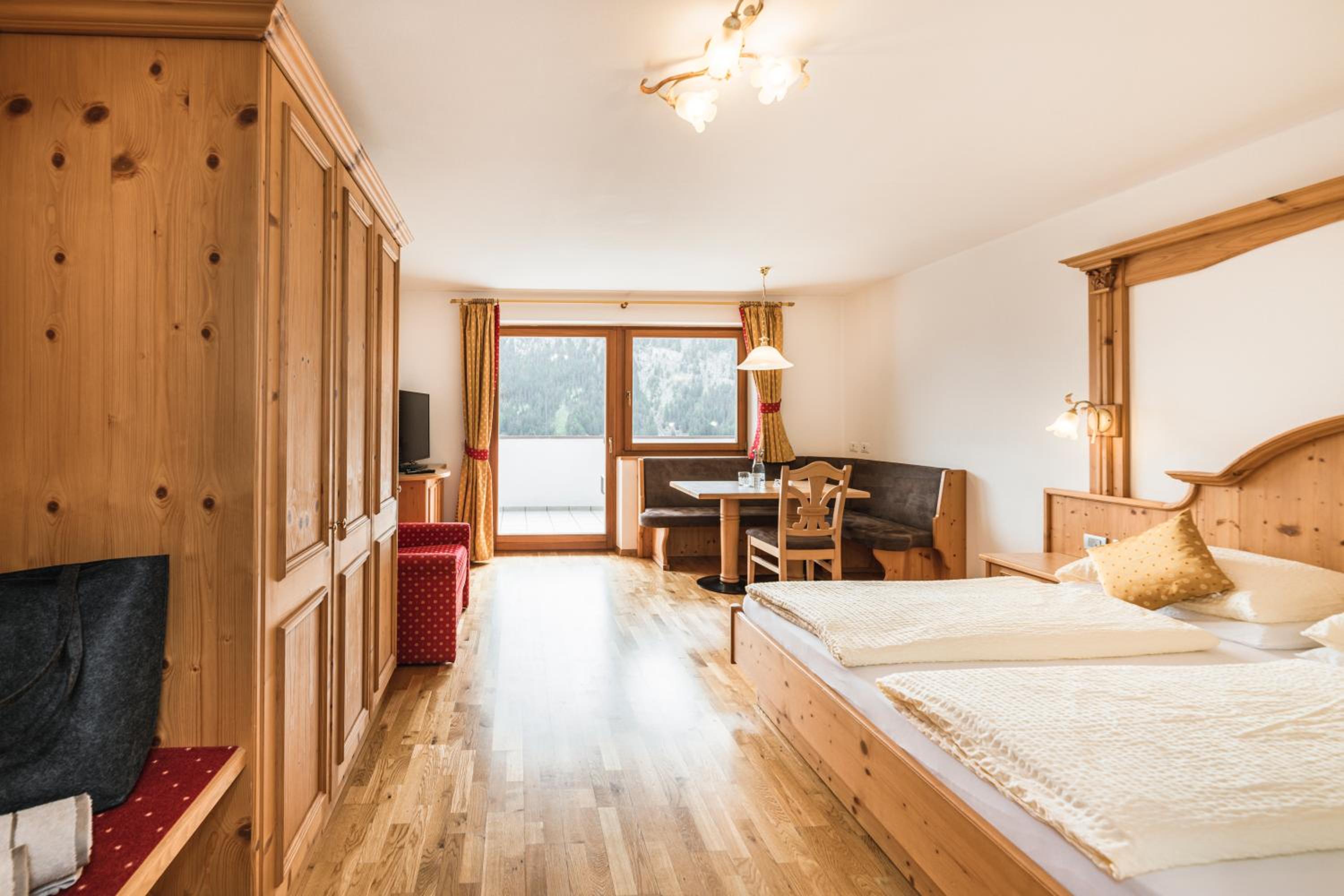 Studio (2 Adults)
