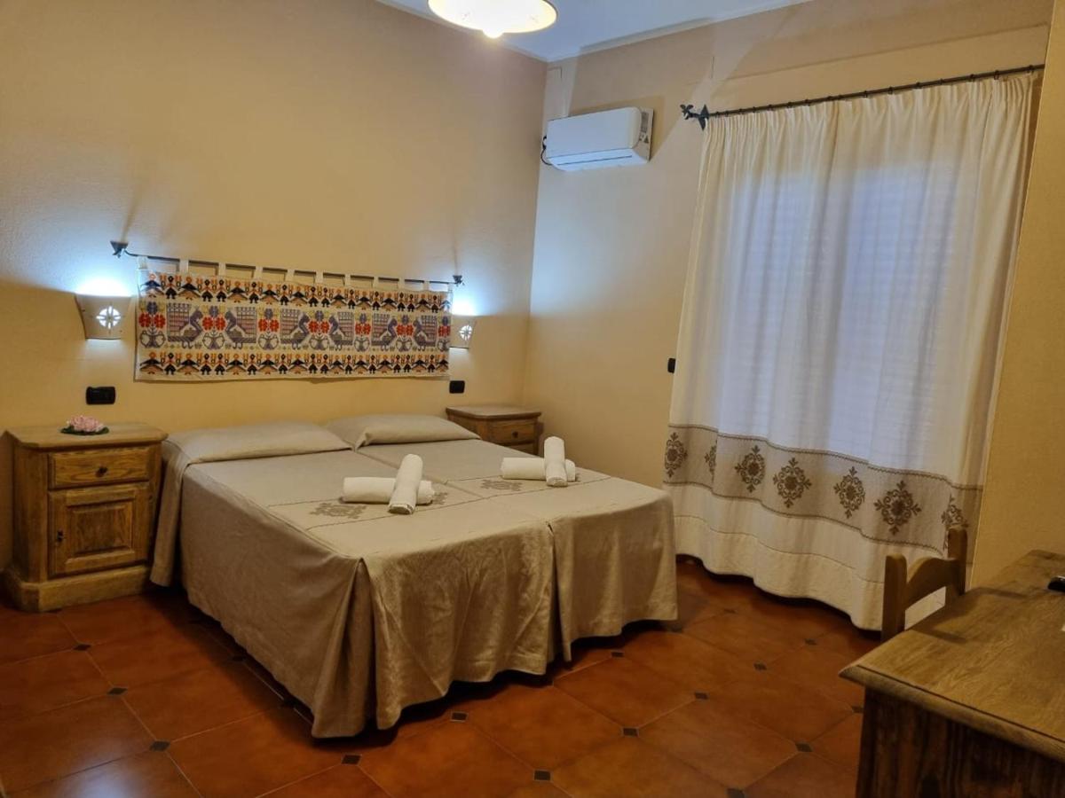 Double Room with Extra Bed - Photo 1