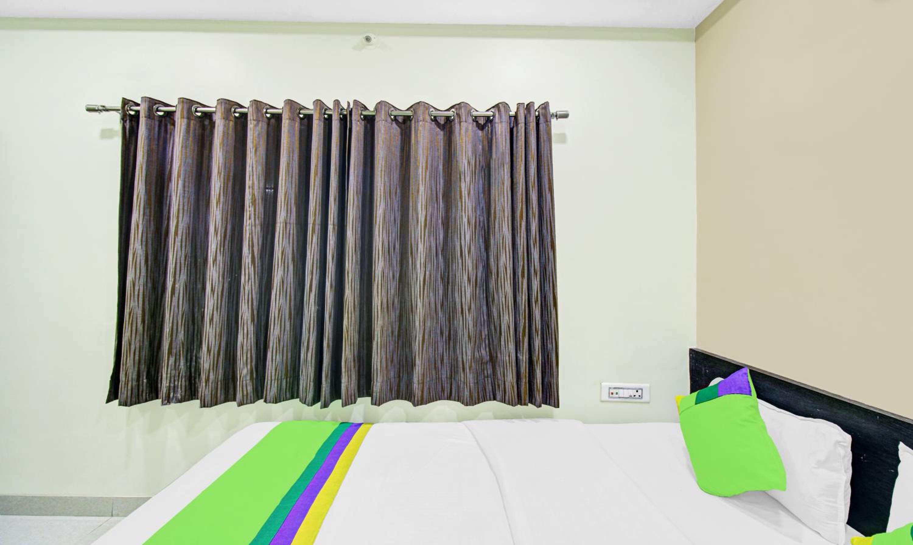 Standard Double Room - Photo 12