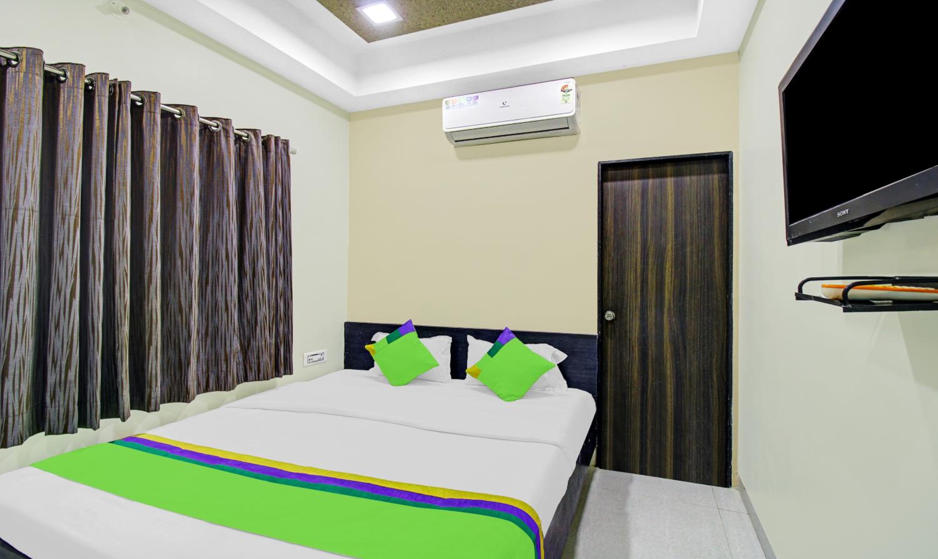 Standard Double Room - Photo 10