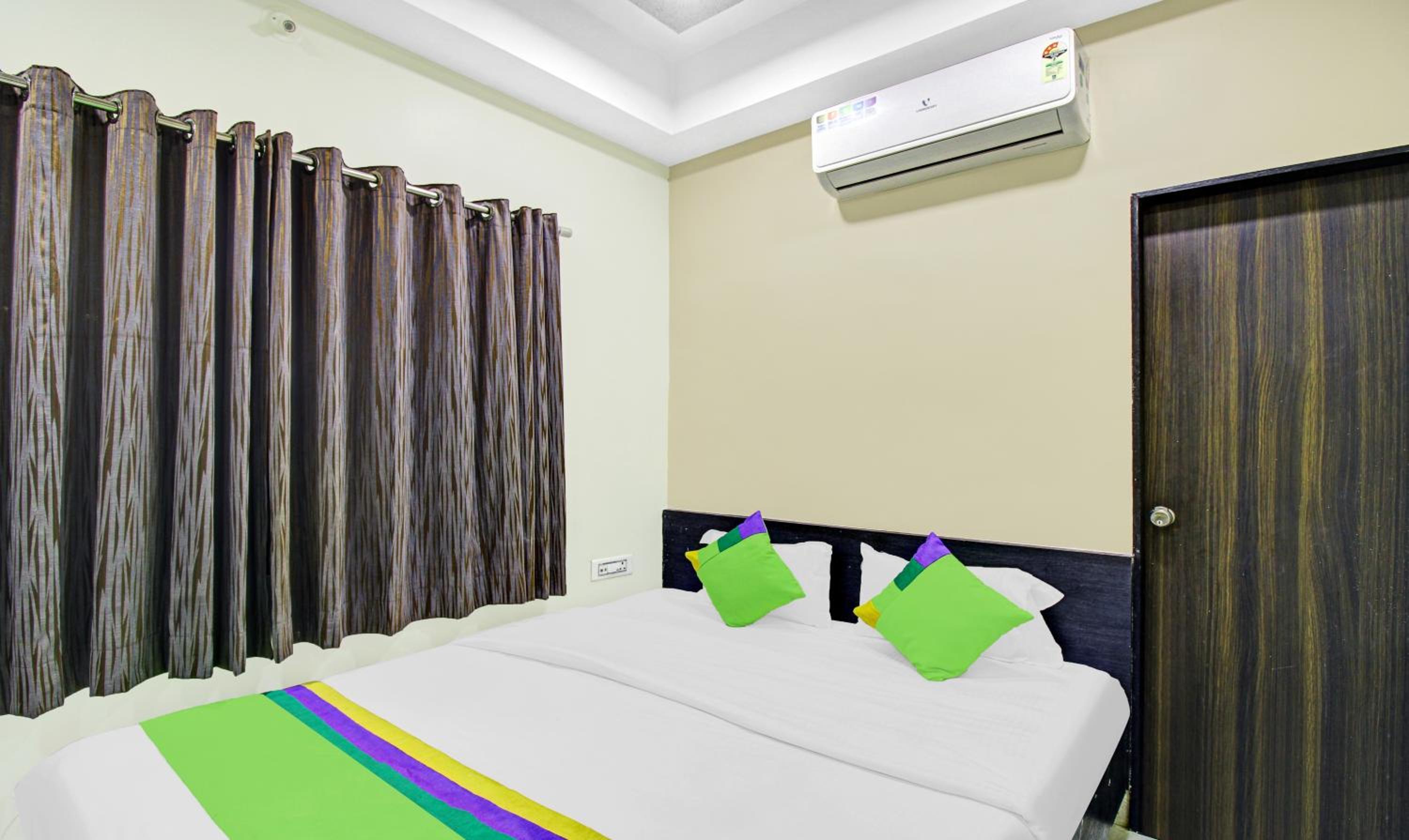 Standard Double Room - Photo 9