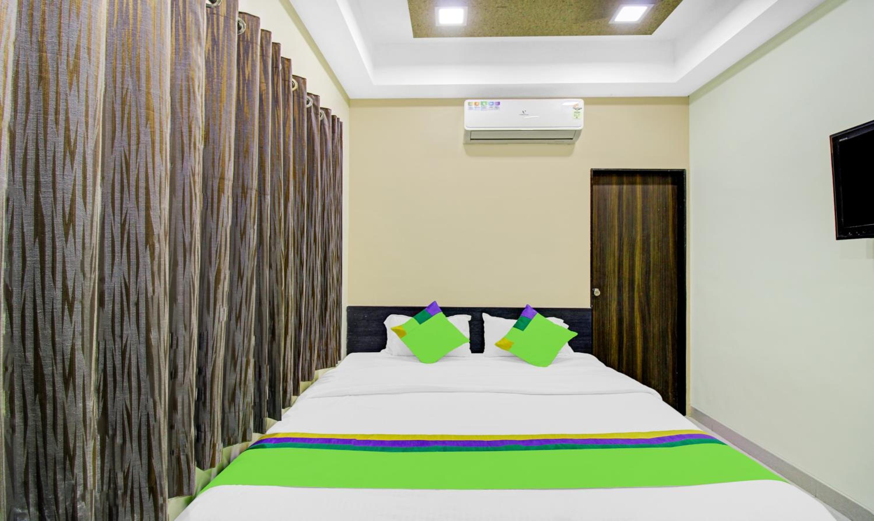 Standard Double Room - Photo 7