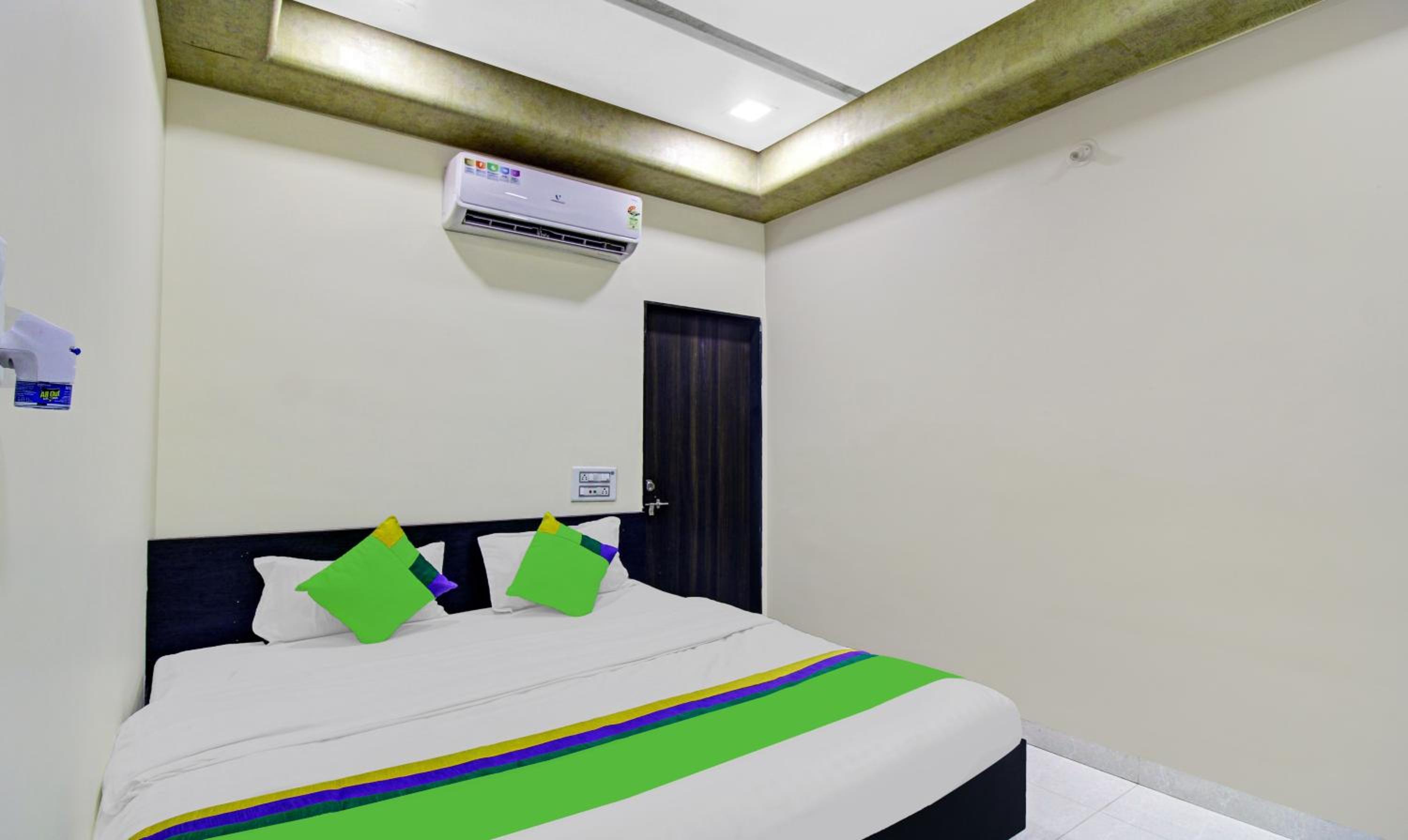 Standard Double Room - Photo 6