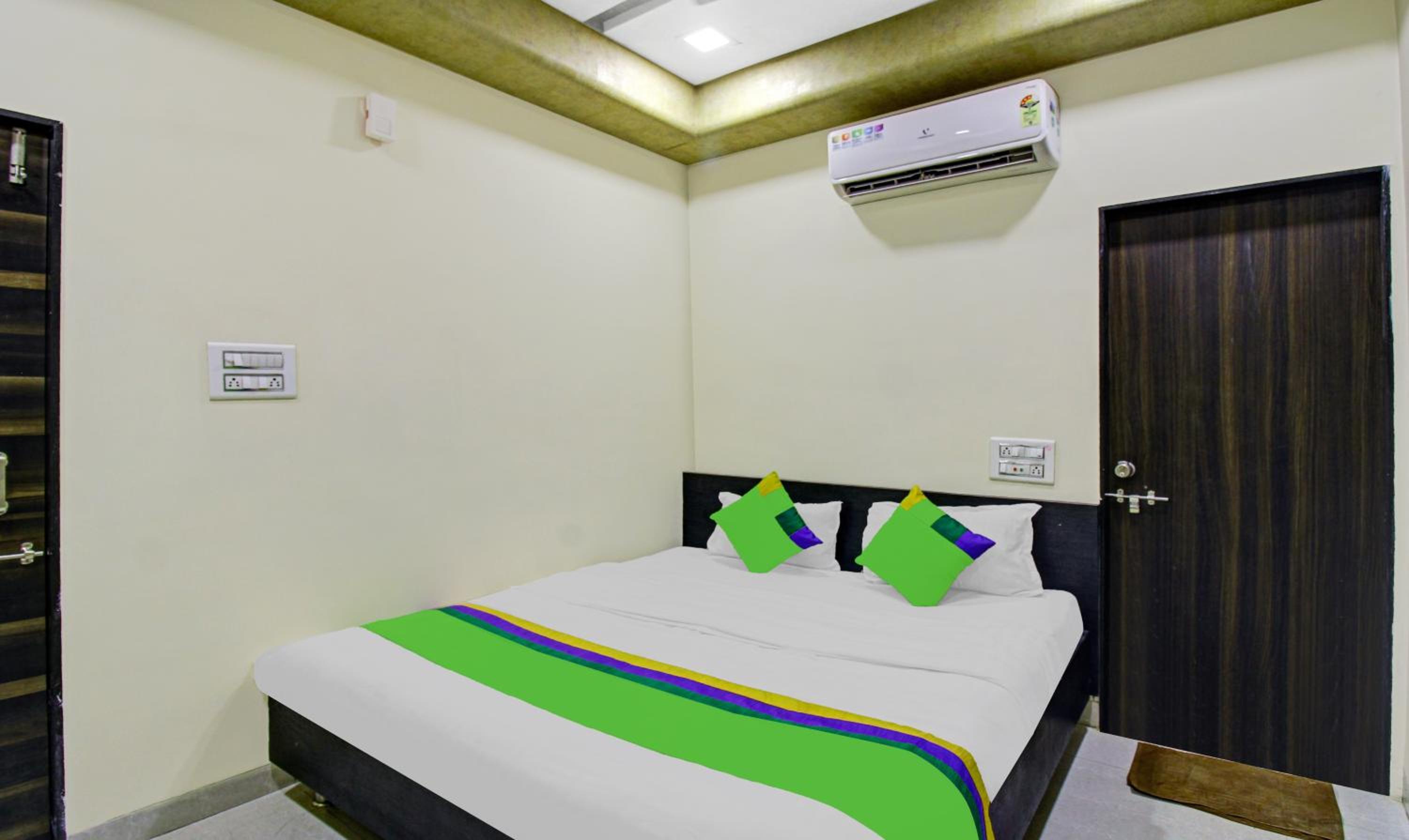 Standard Double Room - Photo 1
