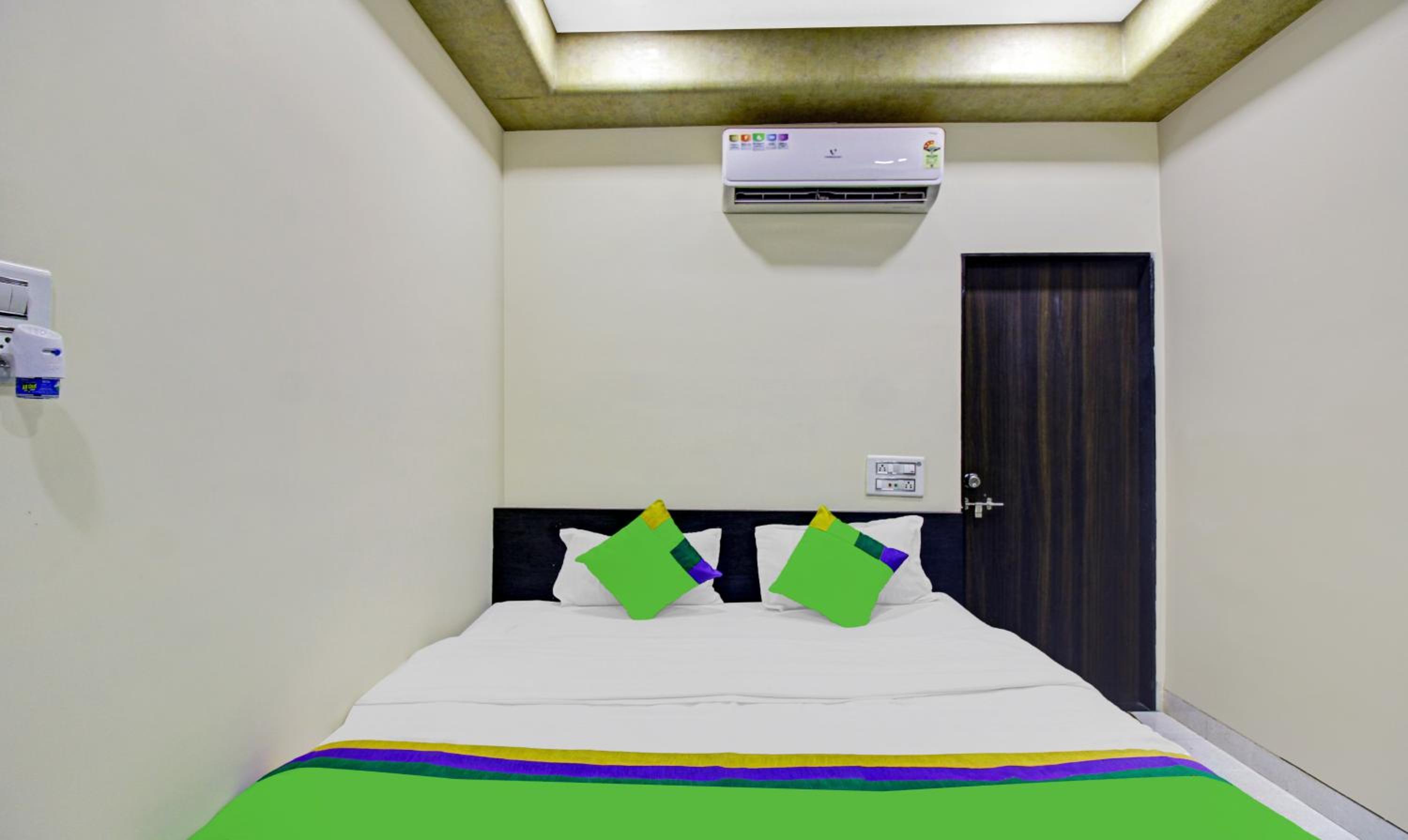 Standard Double Room - Photo 5