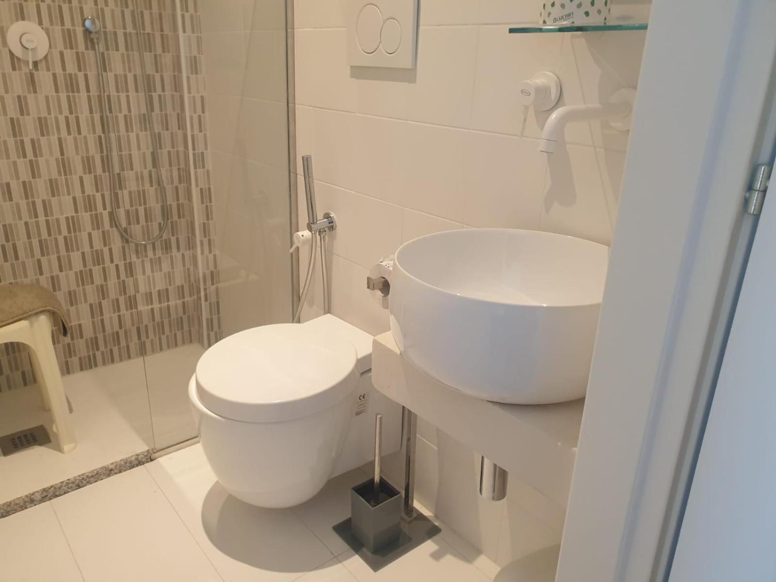 Double or Twin Room with Balcony - Photo 13