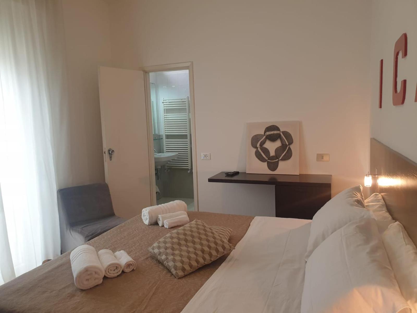 Double or Twin Room with Shower - Photo 6