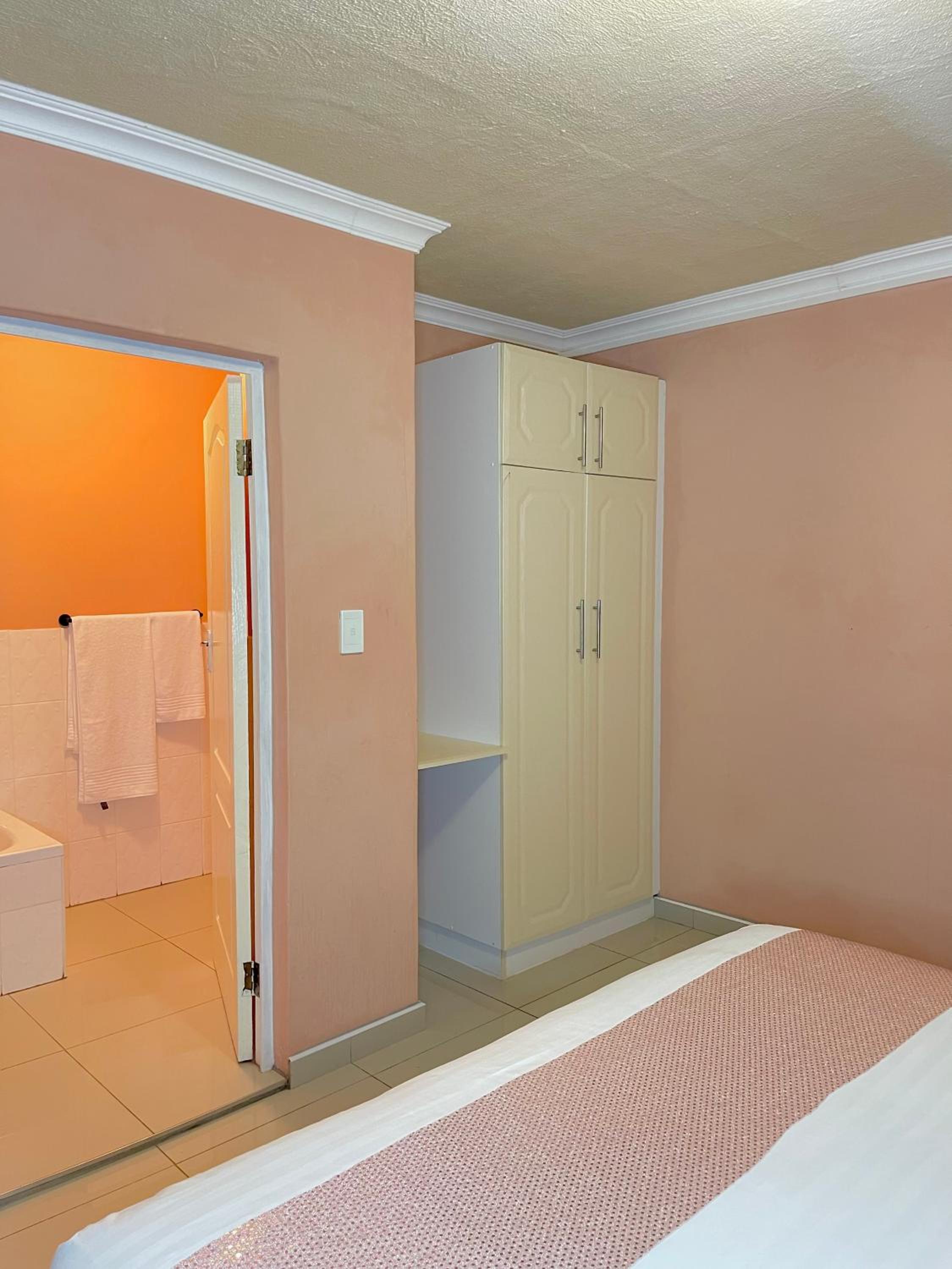 Double Room with Private Bathroom photo 1