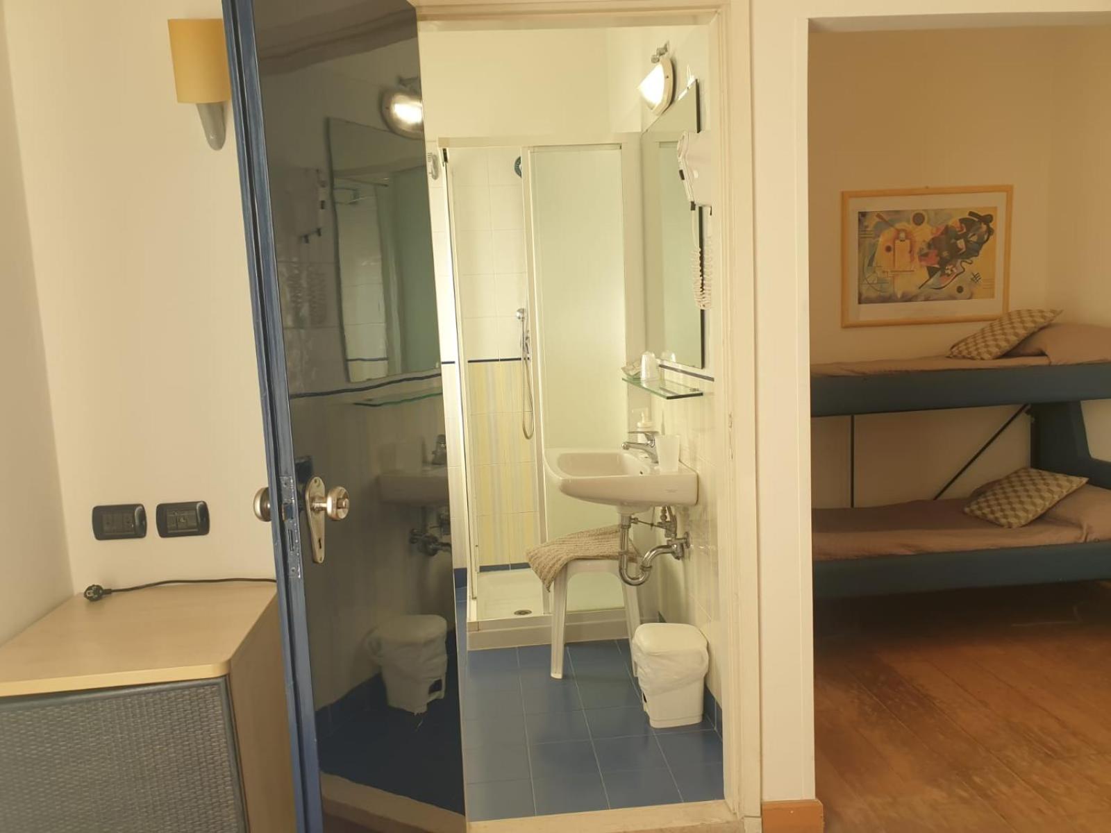 Comfort Quadruple Room - Photo 23