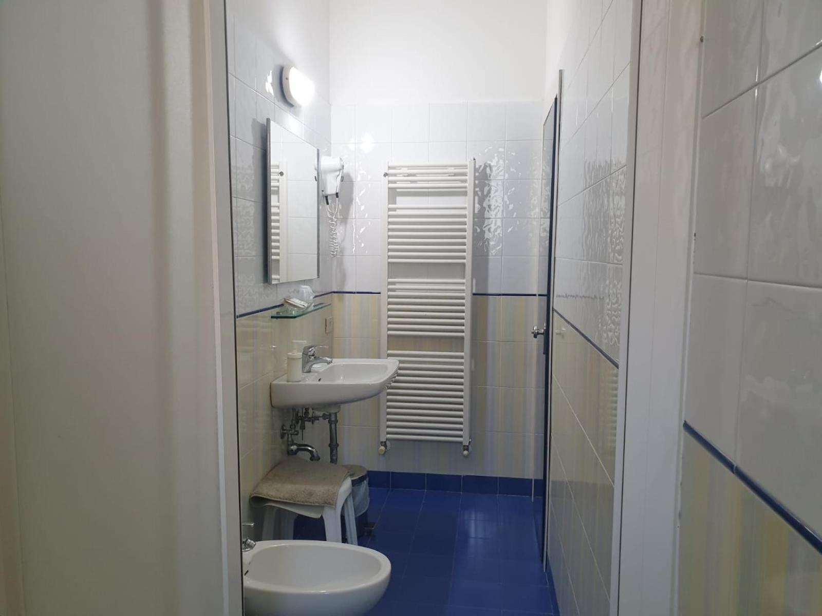 Comfort Quadruple Room - Photo 7