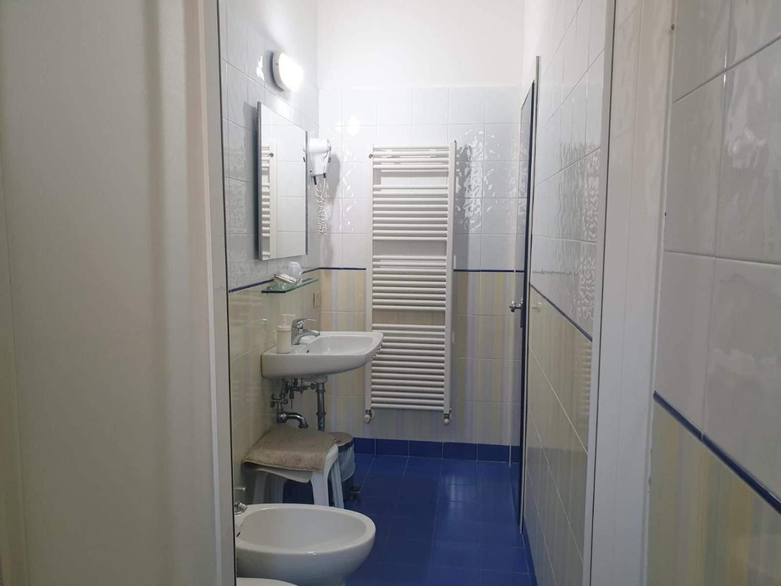 Comfort Quadruple Room - Photo 8