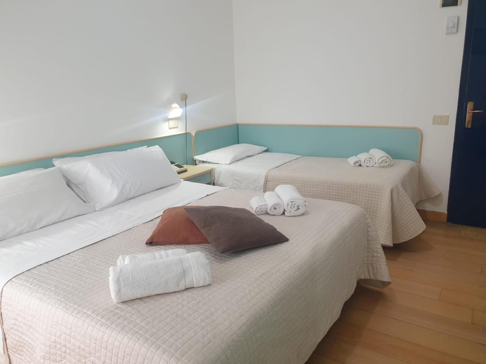 Triple Room - Photo 9