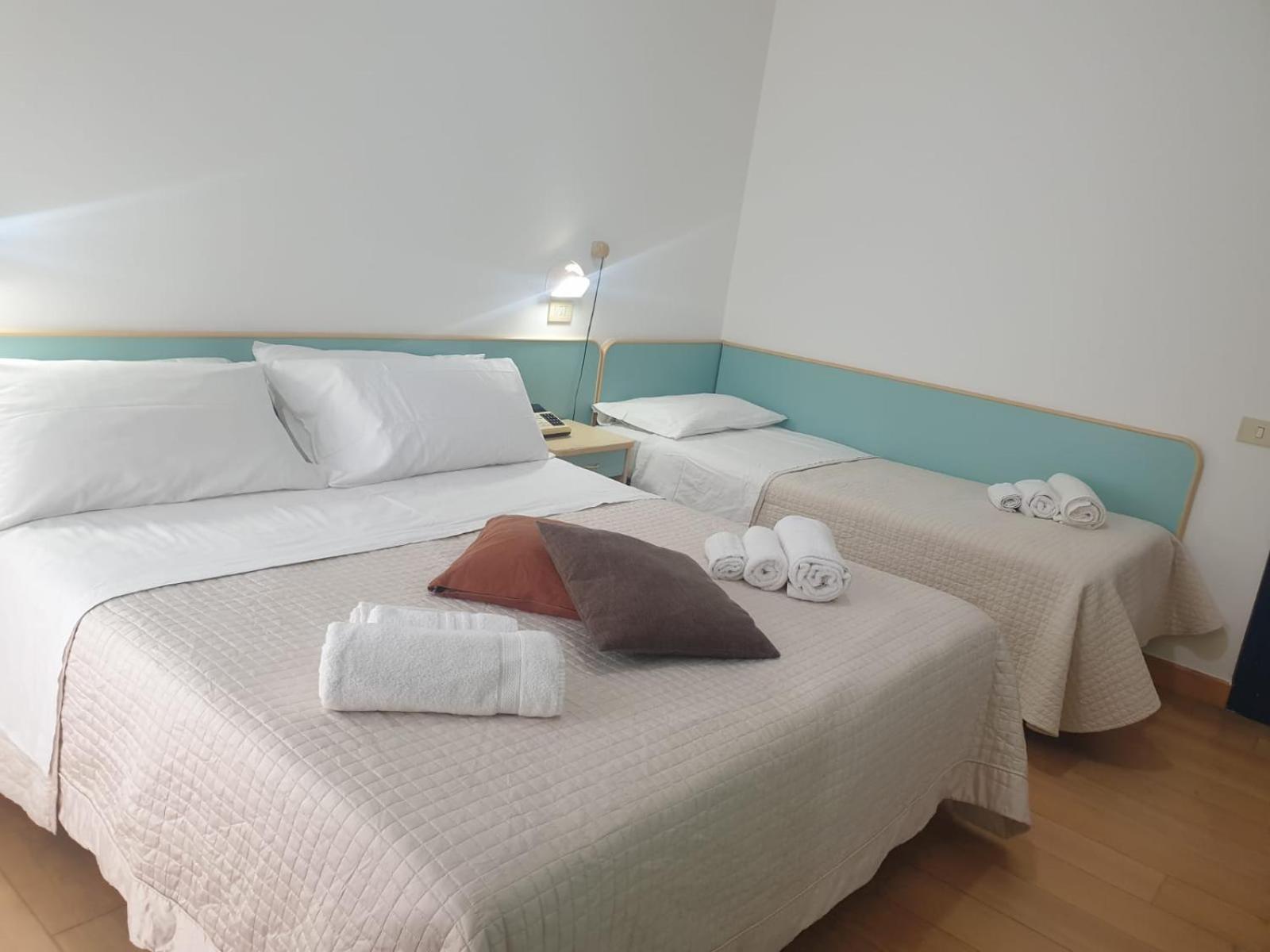 Triple Room - Photo 10