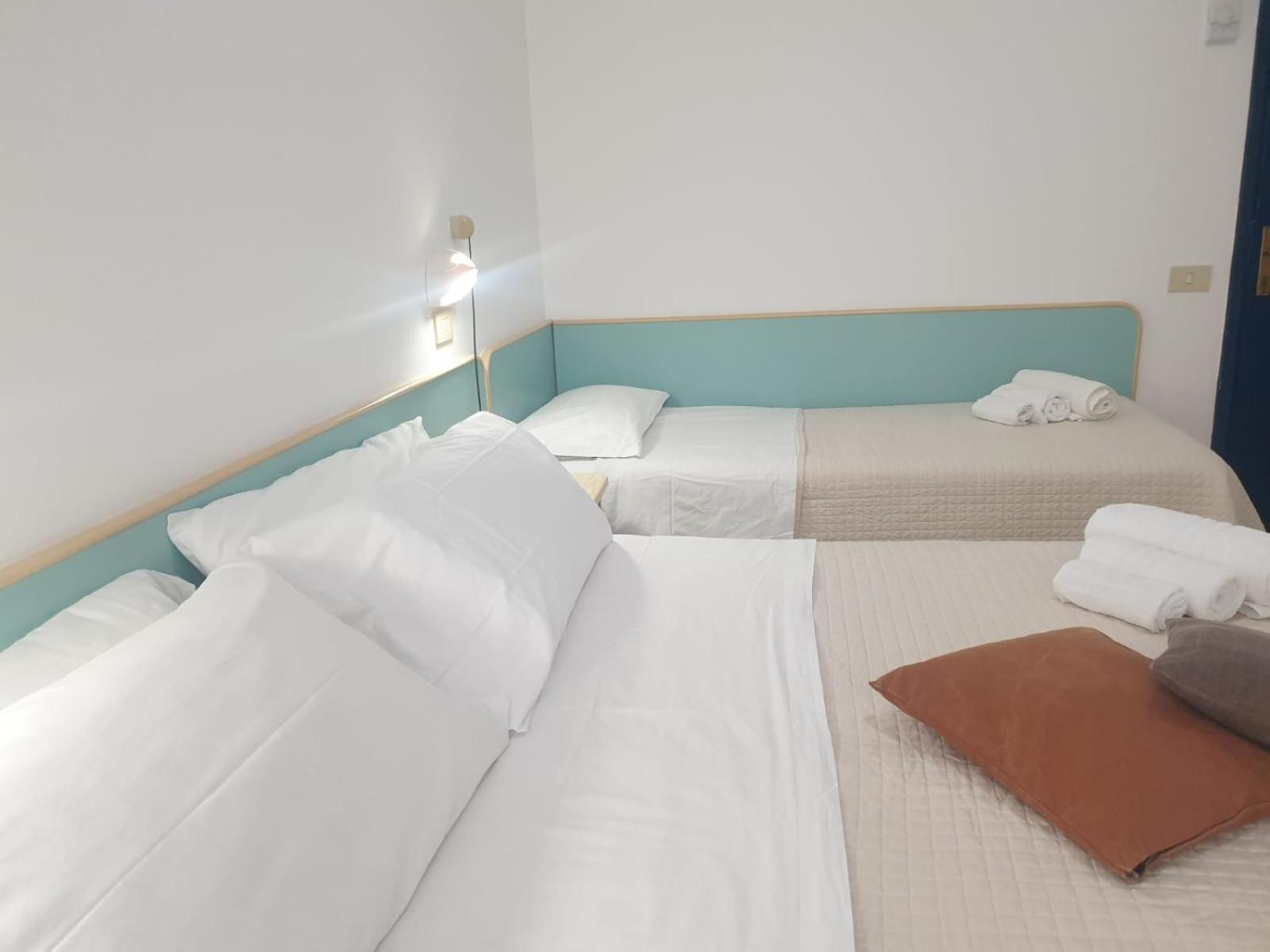 Triple Room - Photo 11