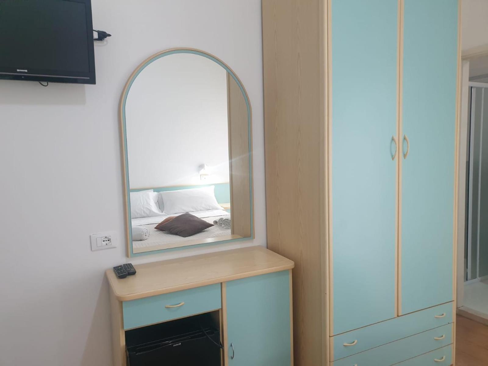 Triple Room - Photo 13