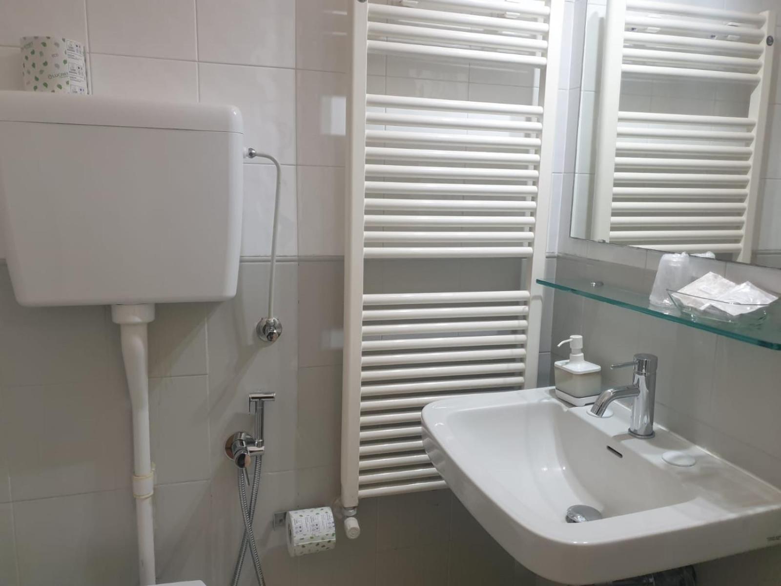 Triple Room - Photo 18