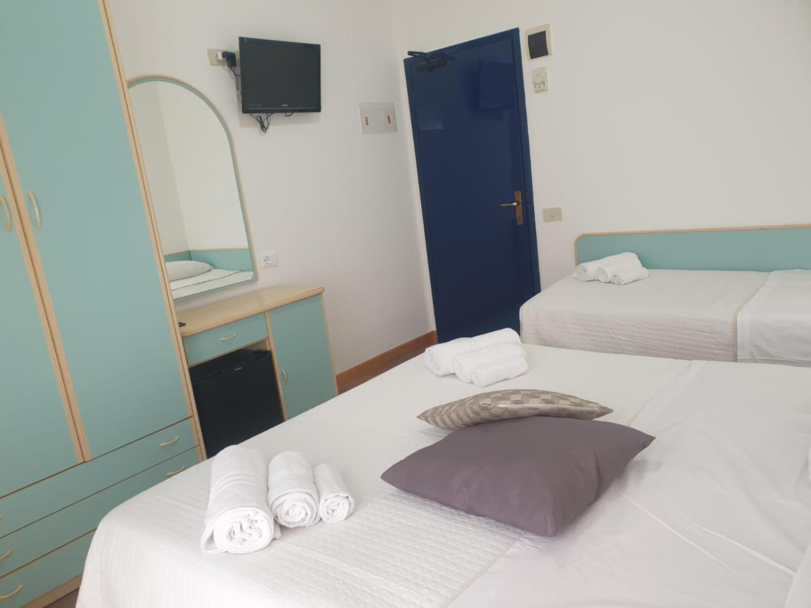 Triple Room - Photo 6
