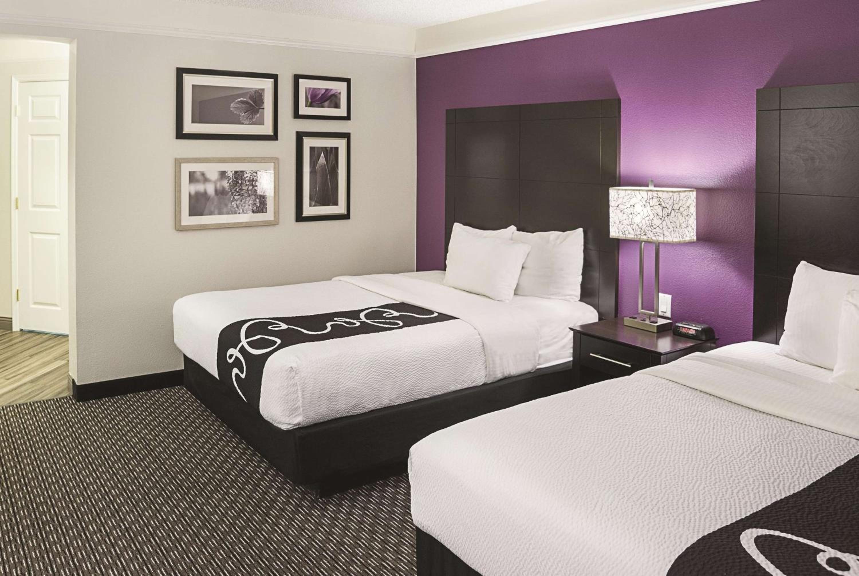 Double Room with Two Double Beds - Disability Access - Photo 3