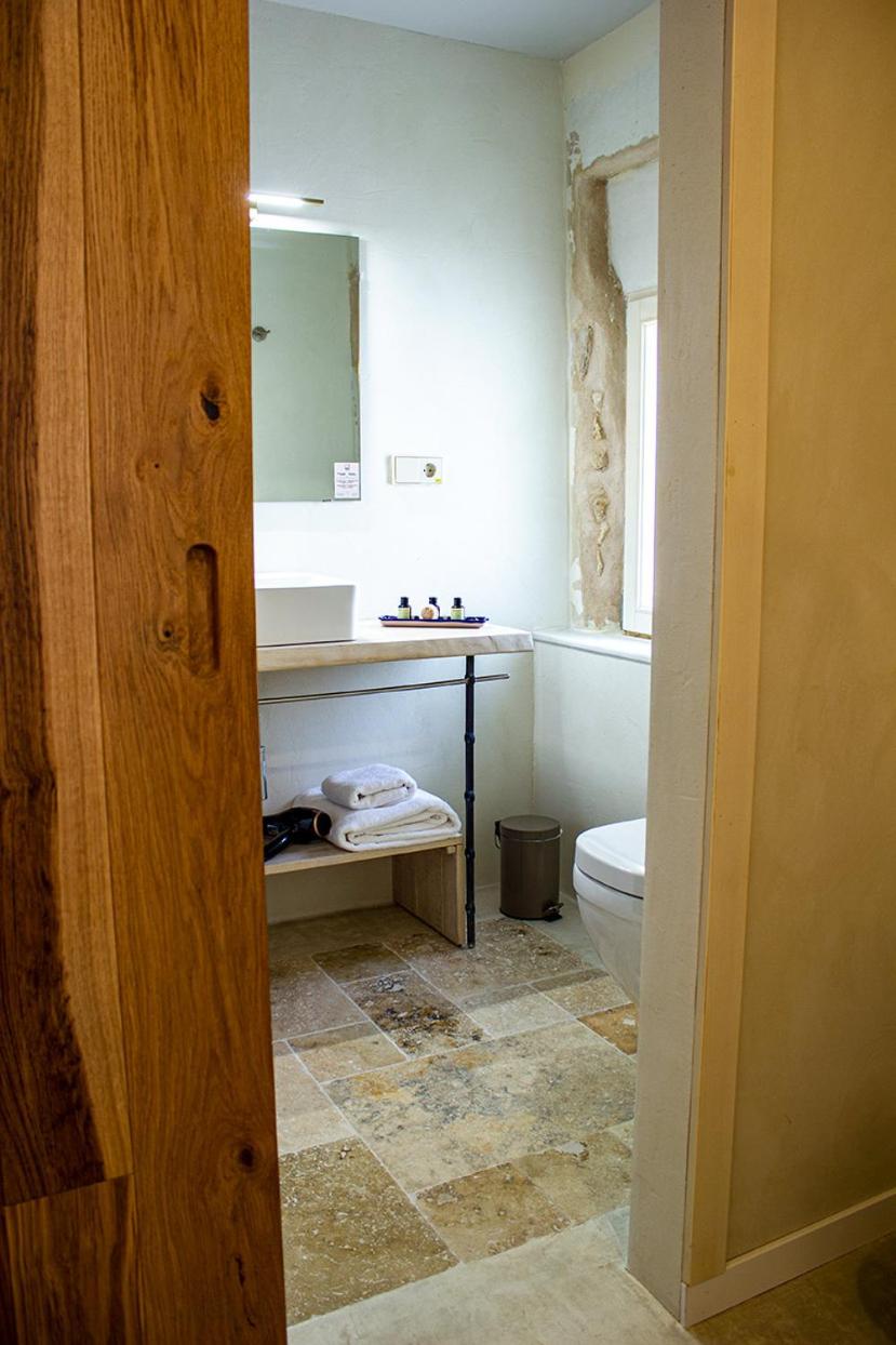 Standard Double Room - Photo 6