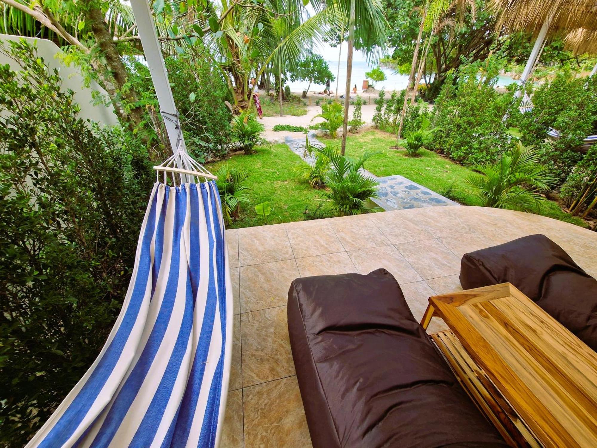 Superior Beach Front Bungalow - Photo 6