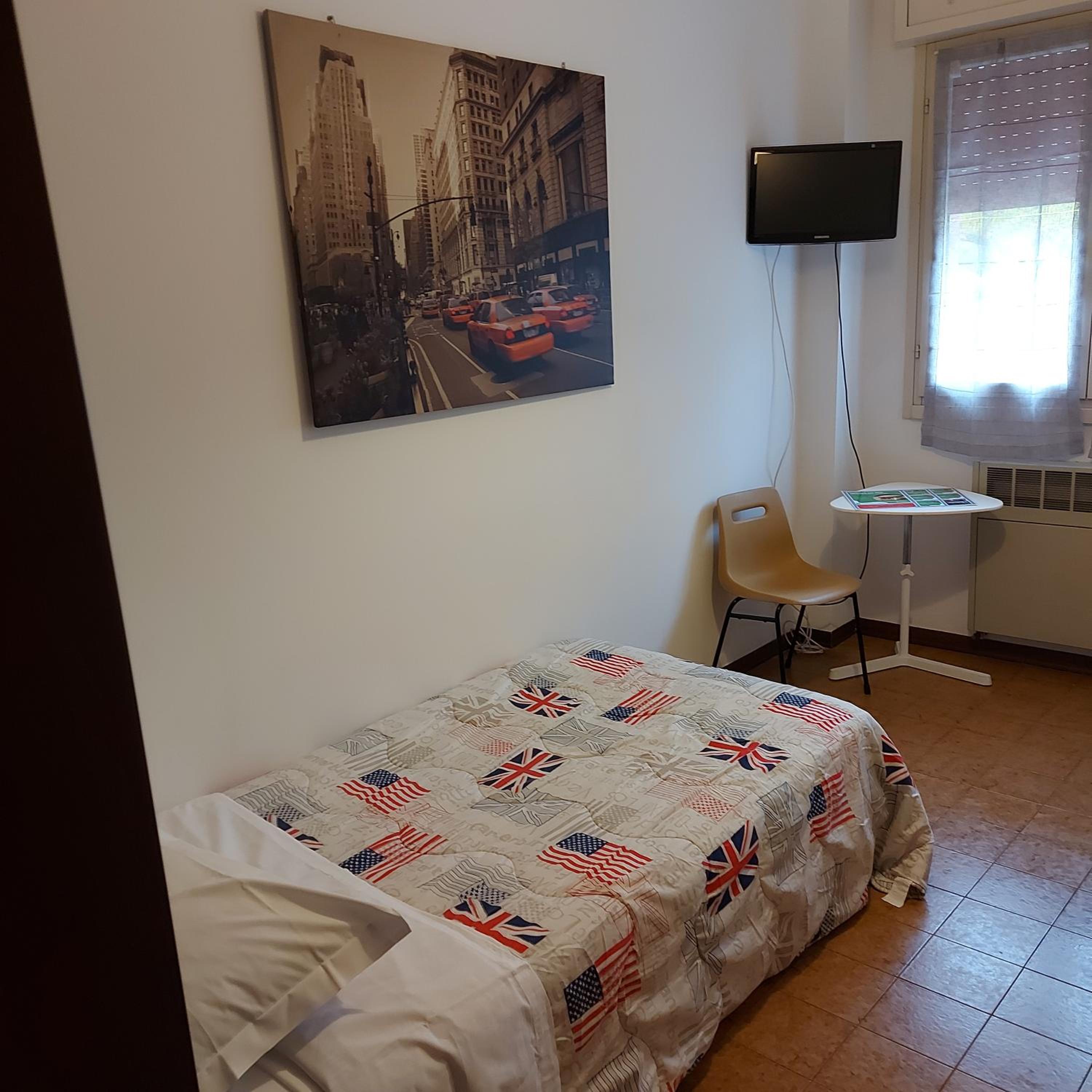Standard Single Room with Shared Bathroom photo 1