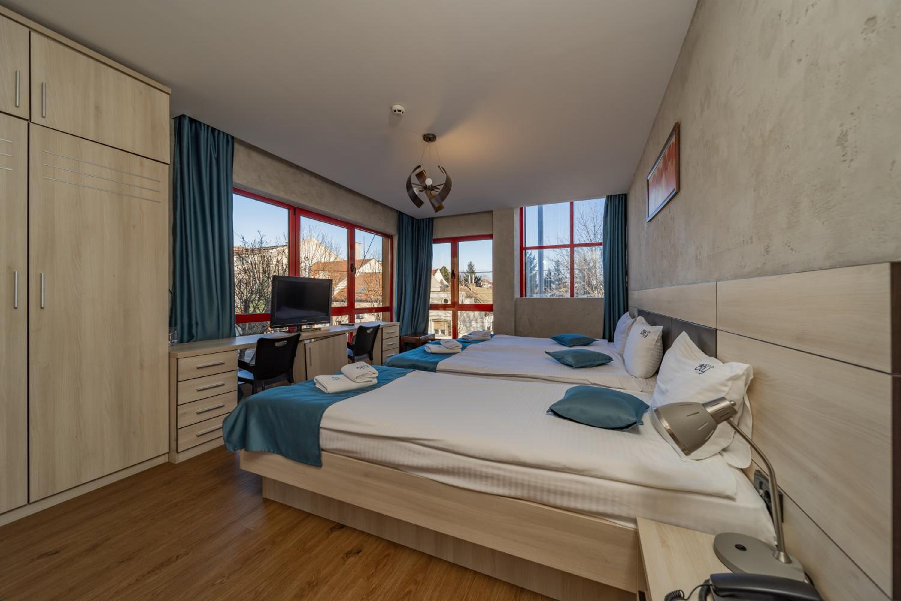 Deluxe Triple Room photo 3