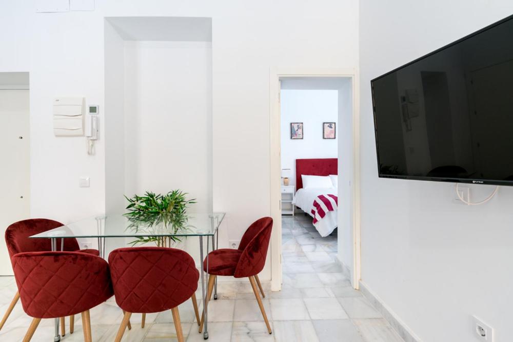 Two-Bedroom Apartment - Photo 3