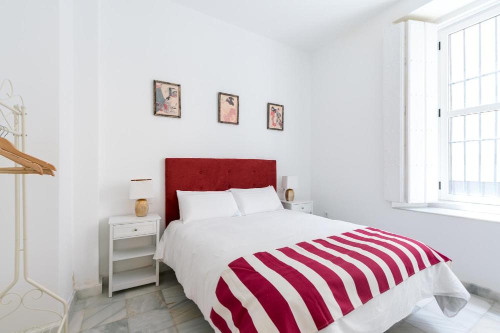 Two-Bedroom Apartment - Photo 2