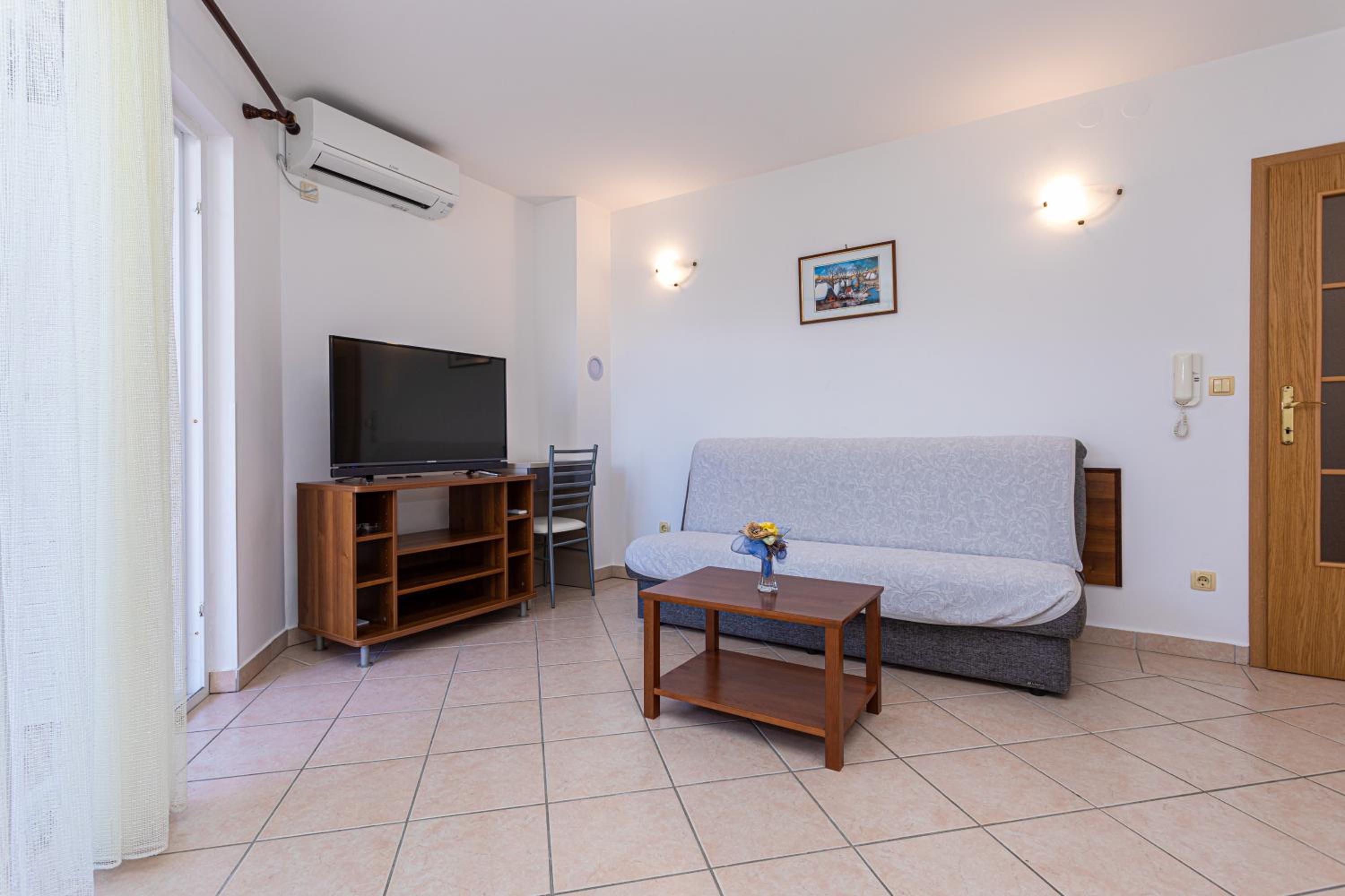 Apartment with Terrace photo 2
